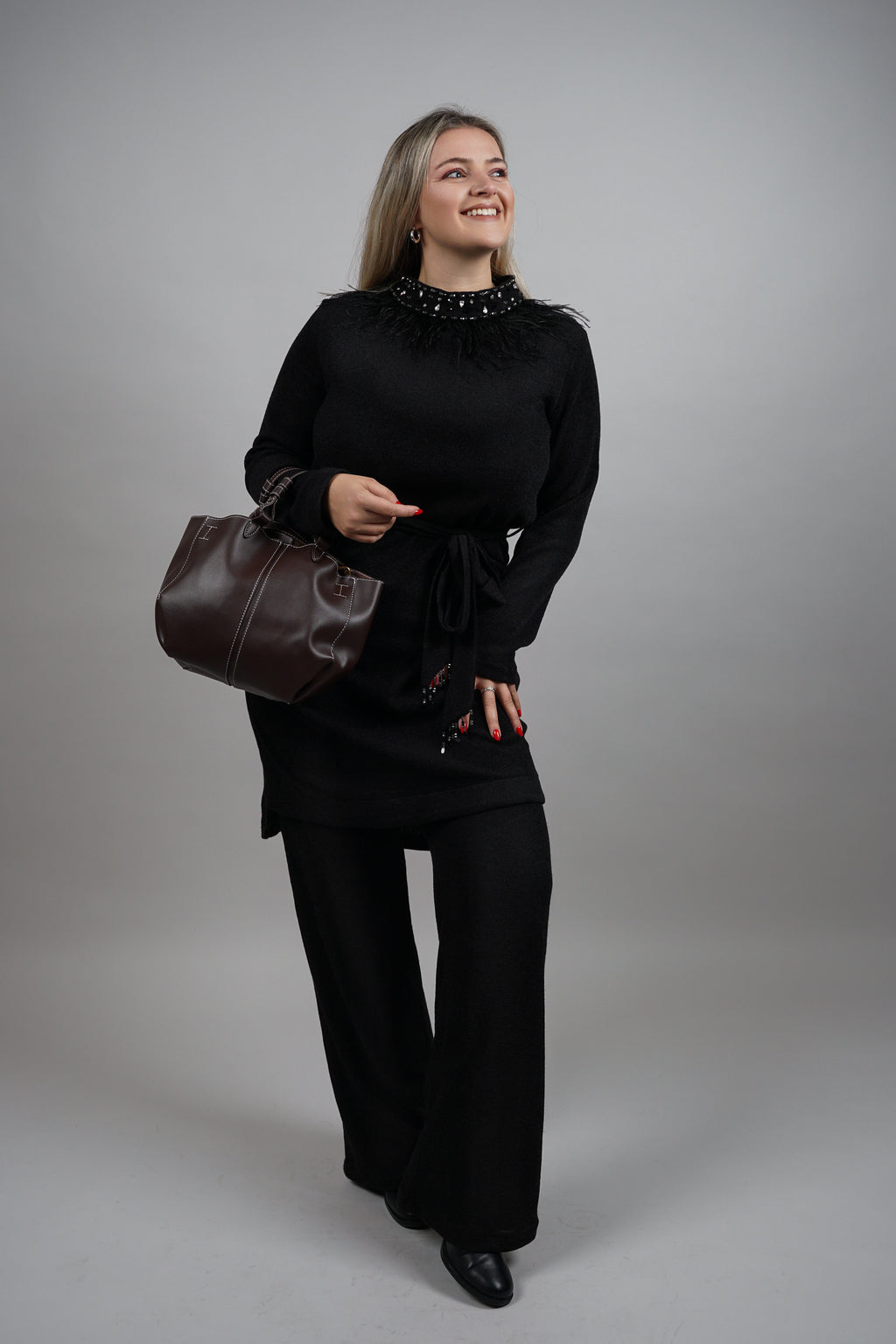 Black Comfort Chic – elegantni crni komplet