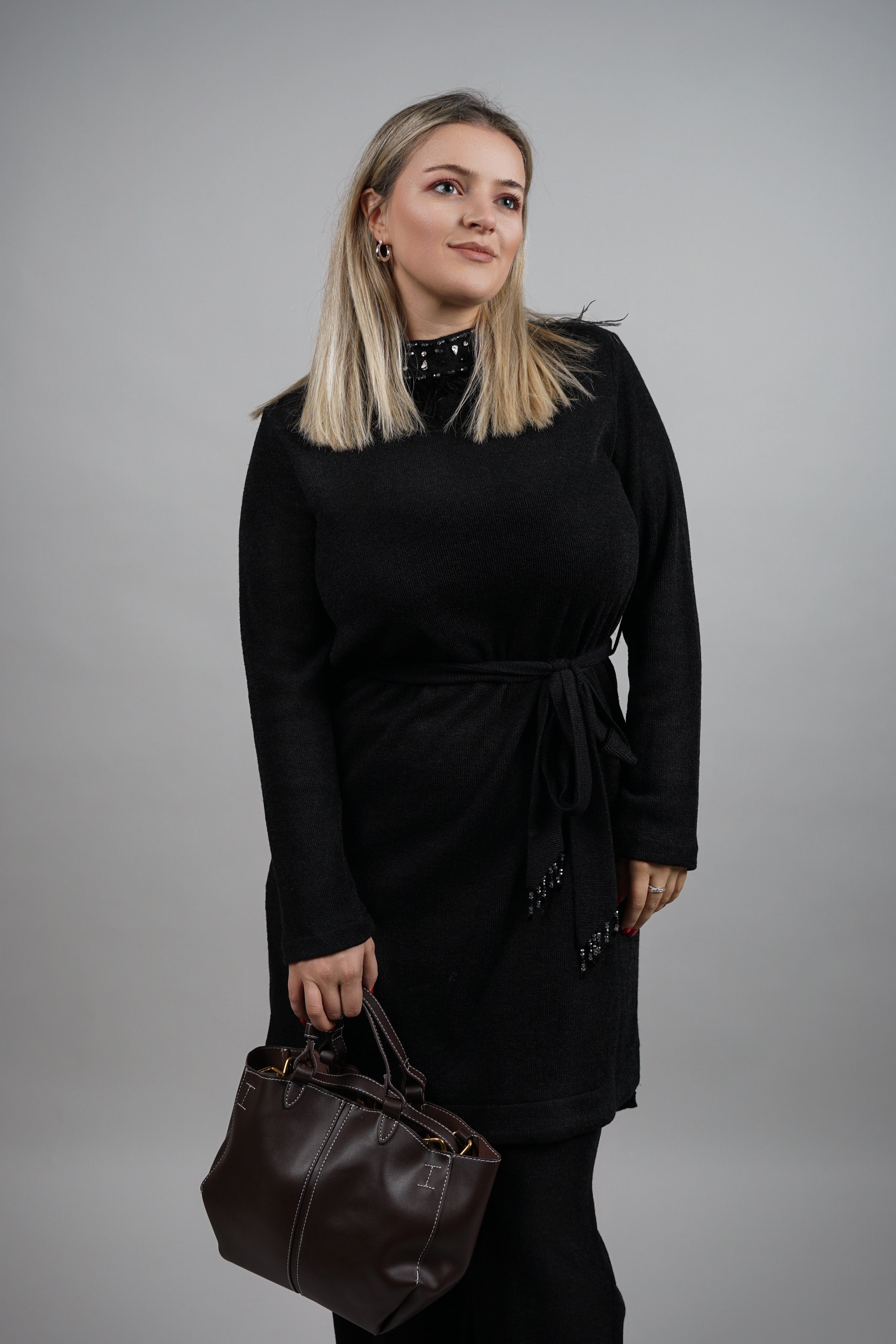 Black Comfort Chic – elegantni crni komplet