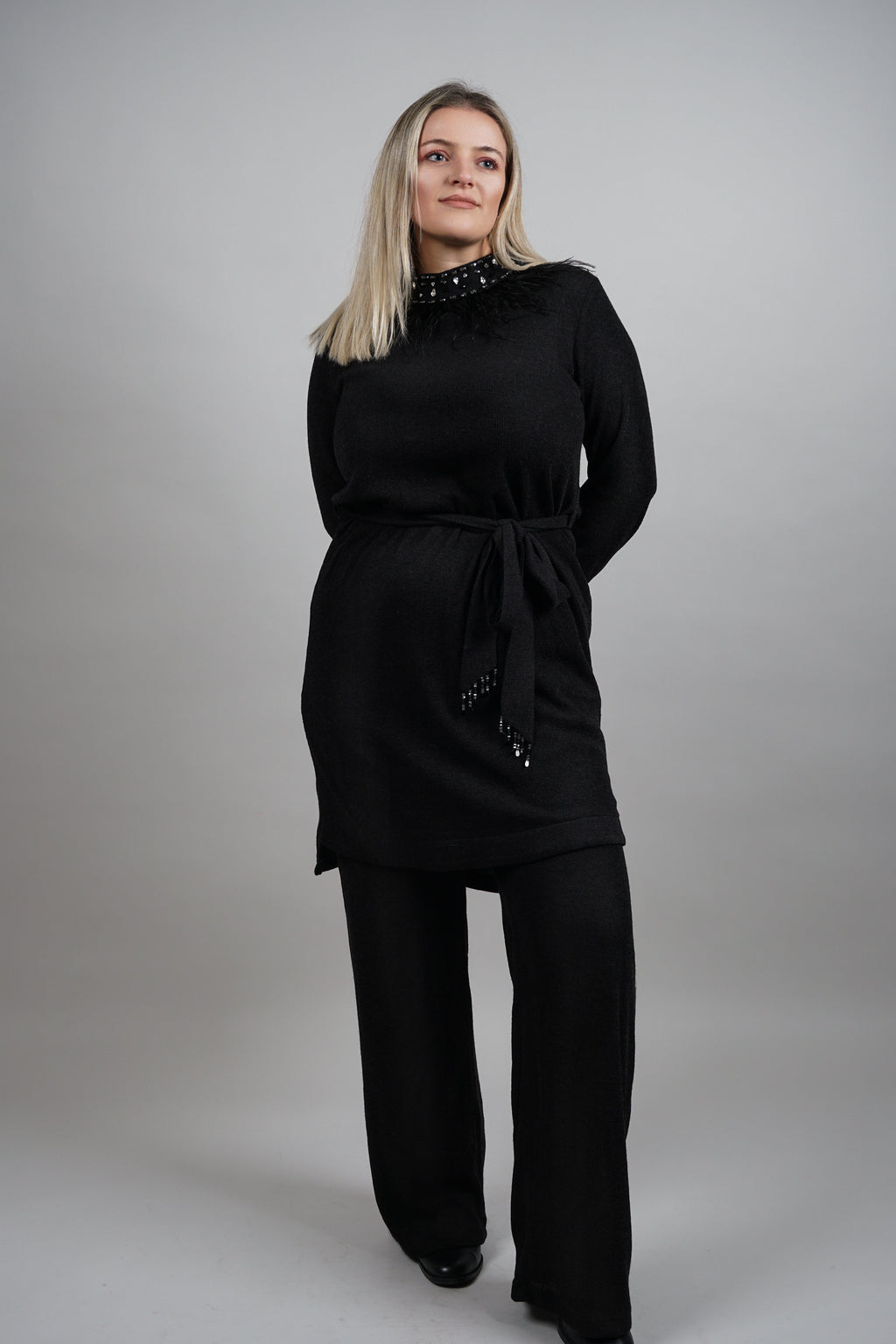 Black Comfort Chic – elegantni crni komplet