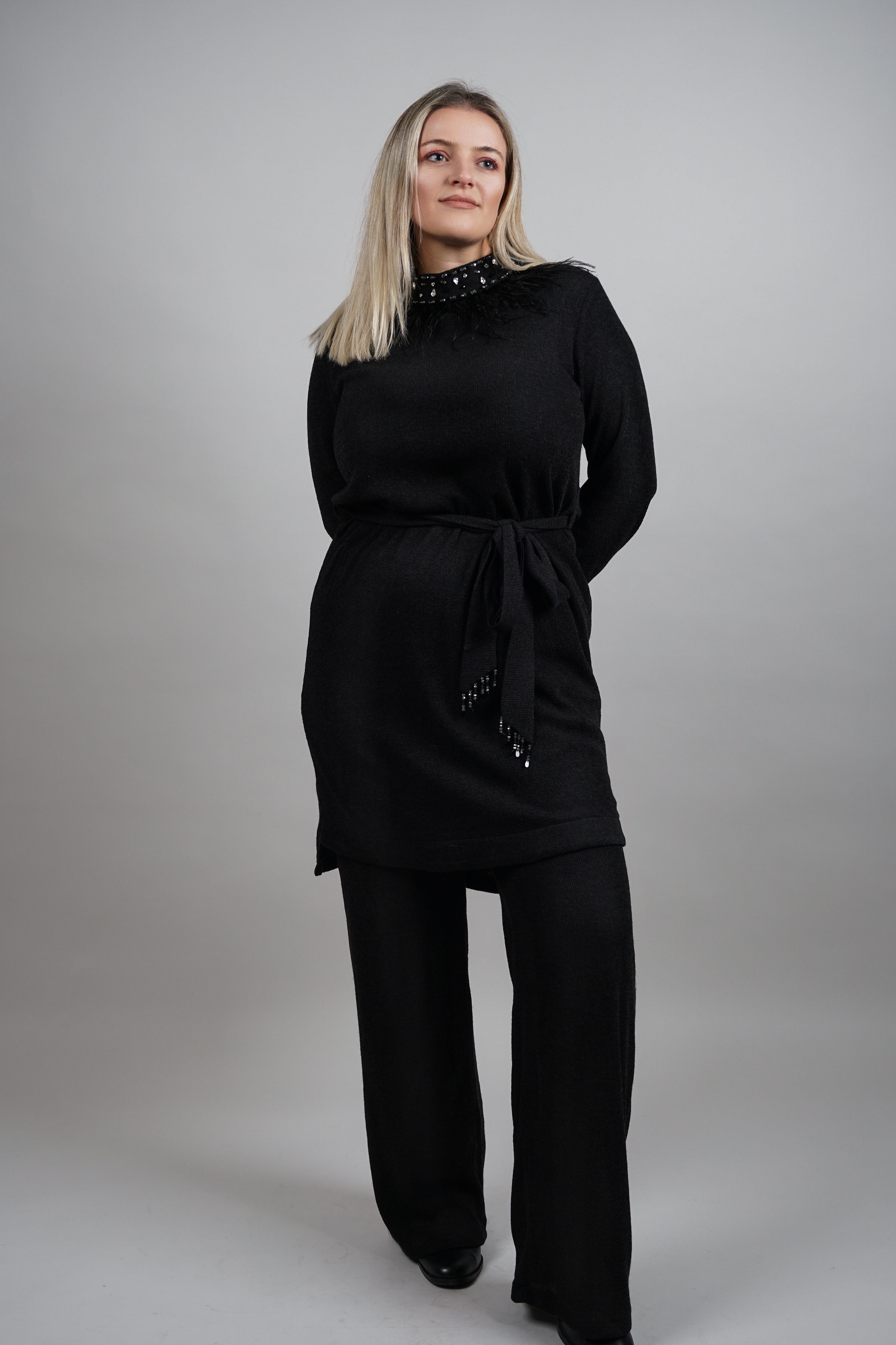 Black Comfort Chic – elegantni crni komplet