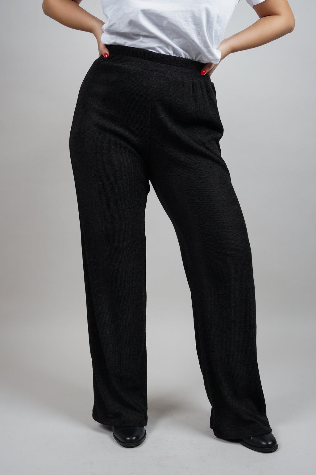 Black Comfort Chic – elegantni crni komplet