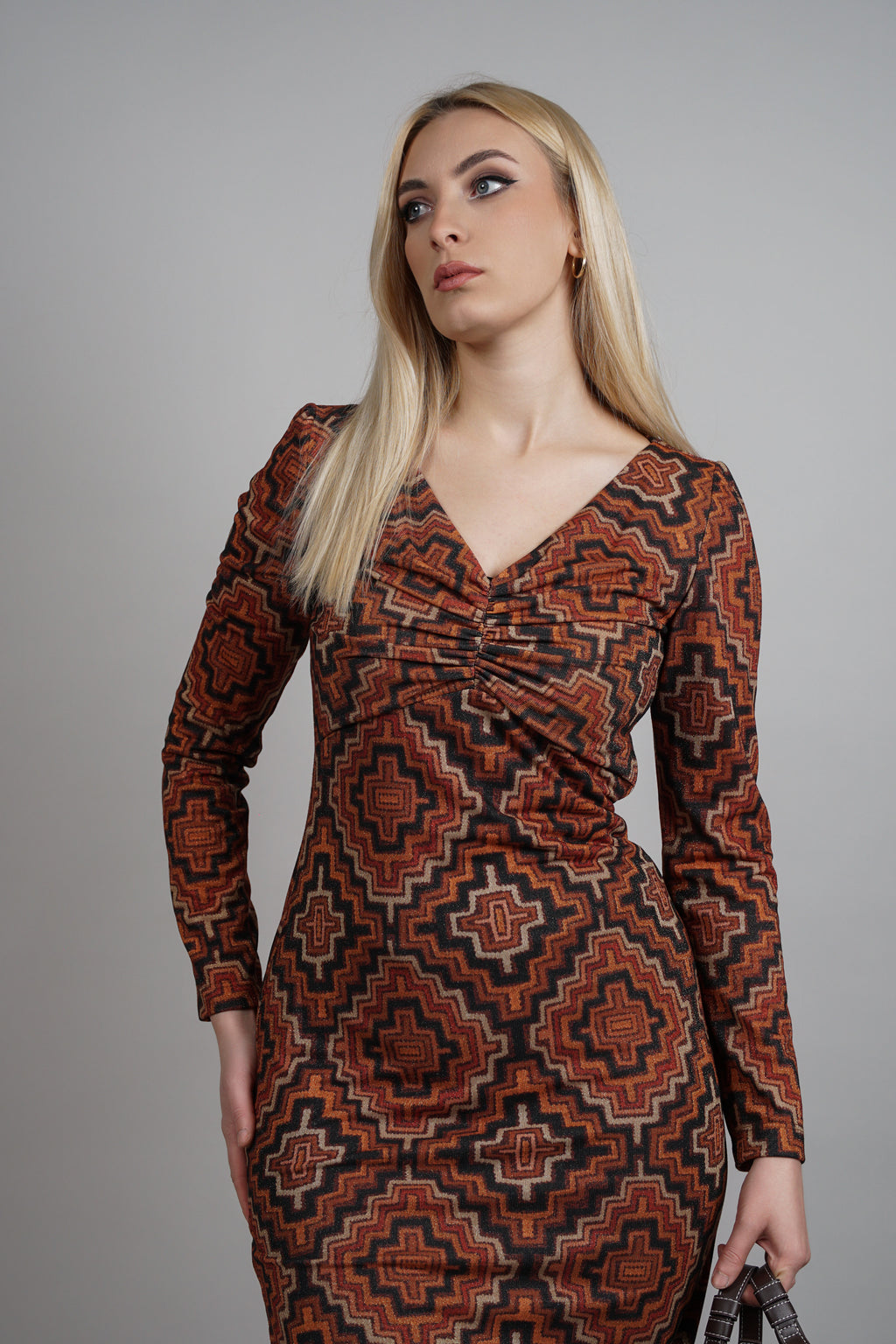 Siena haljina – geometrijski print s naglašenim strukom