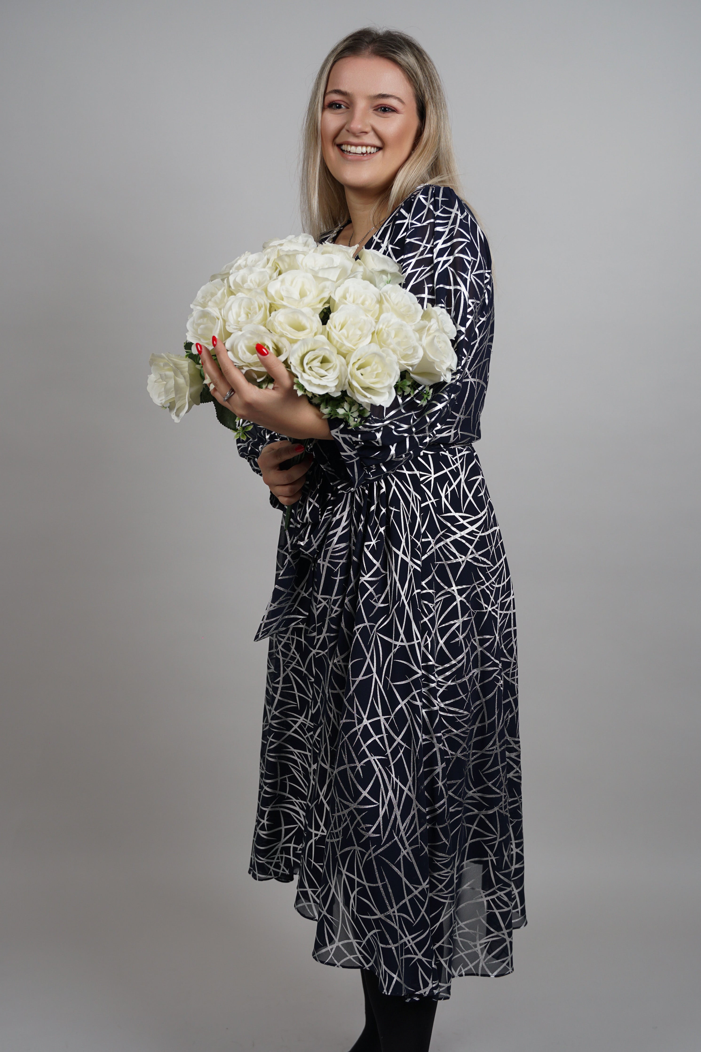 Blue Grace - sofisticirani print i ženstvena silueta