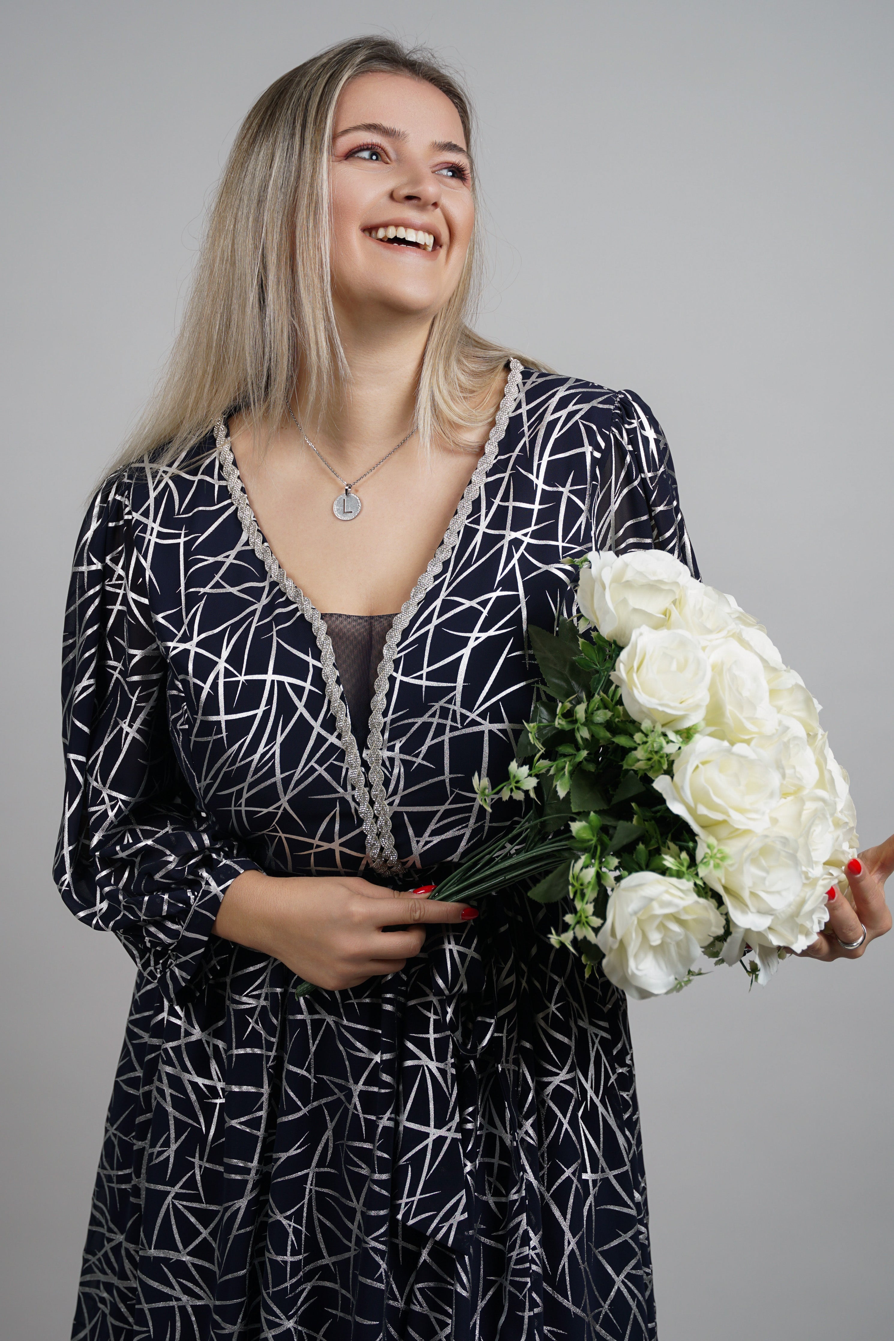 Blue Grace - sofisticirani print i ženstvena silueta