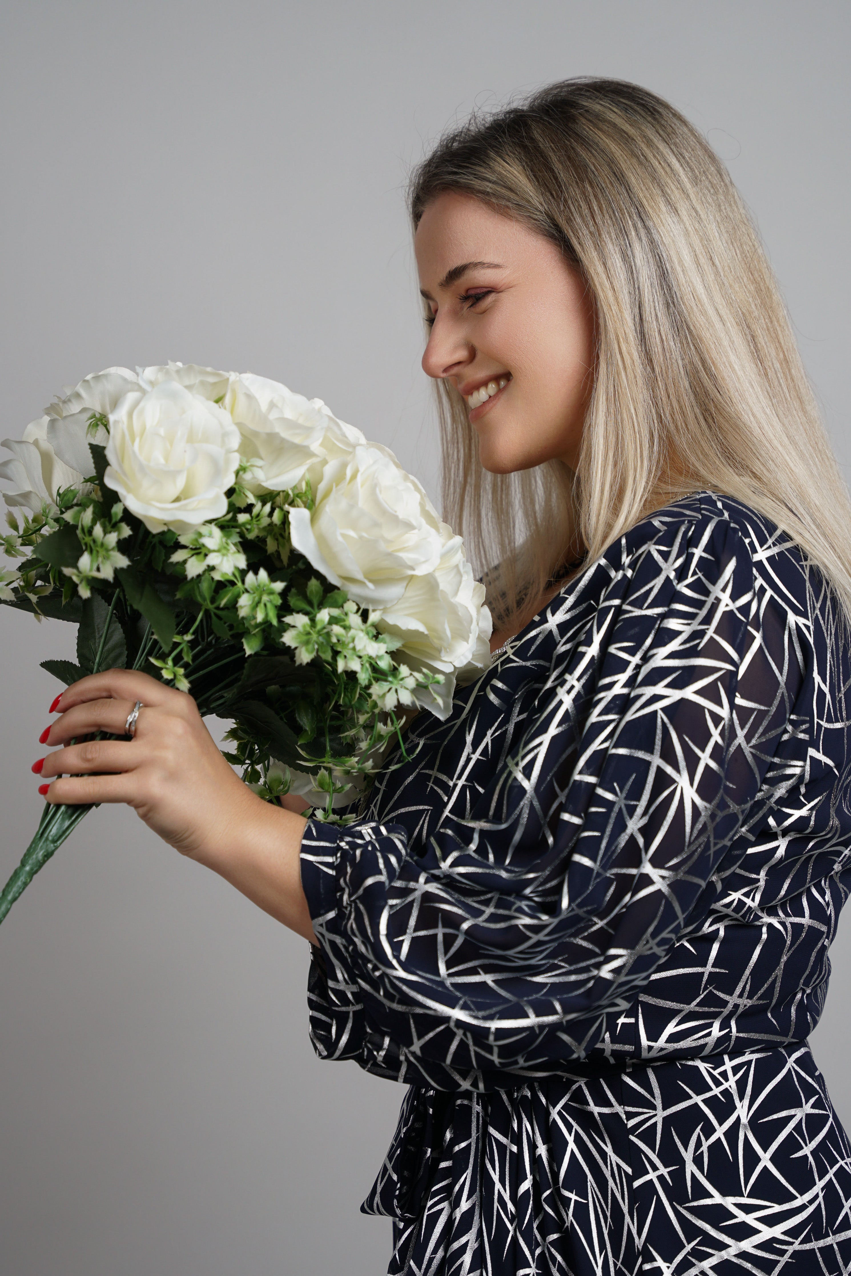 Blue Grace - sofisticirani print i ženstvena silueta