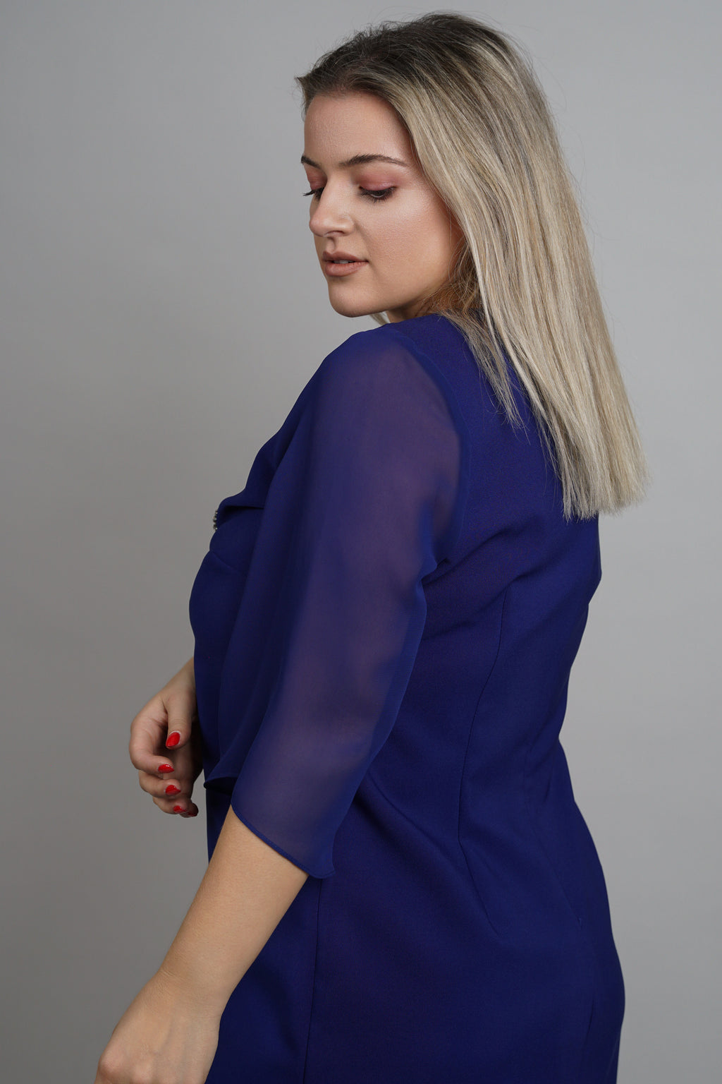 Aurora haljina – kraljevsko plava elegancija s cirkonima