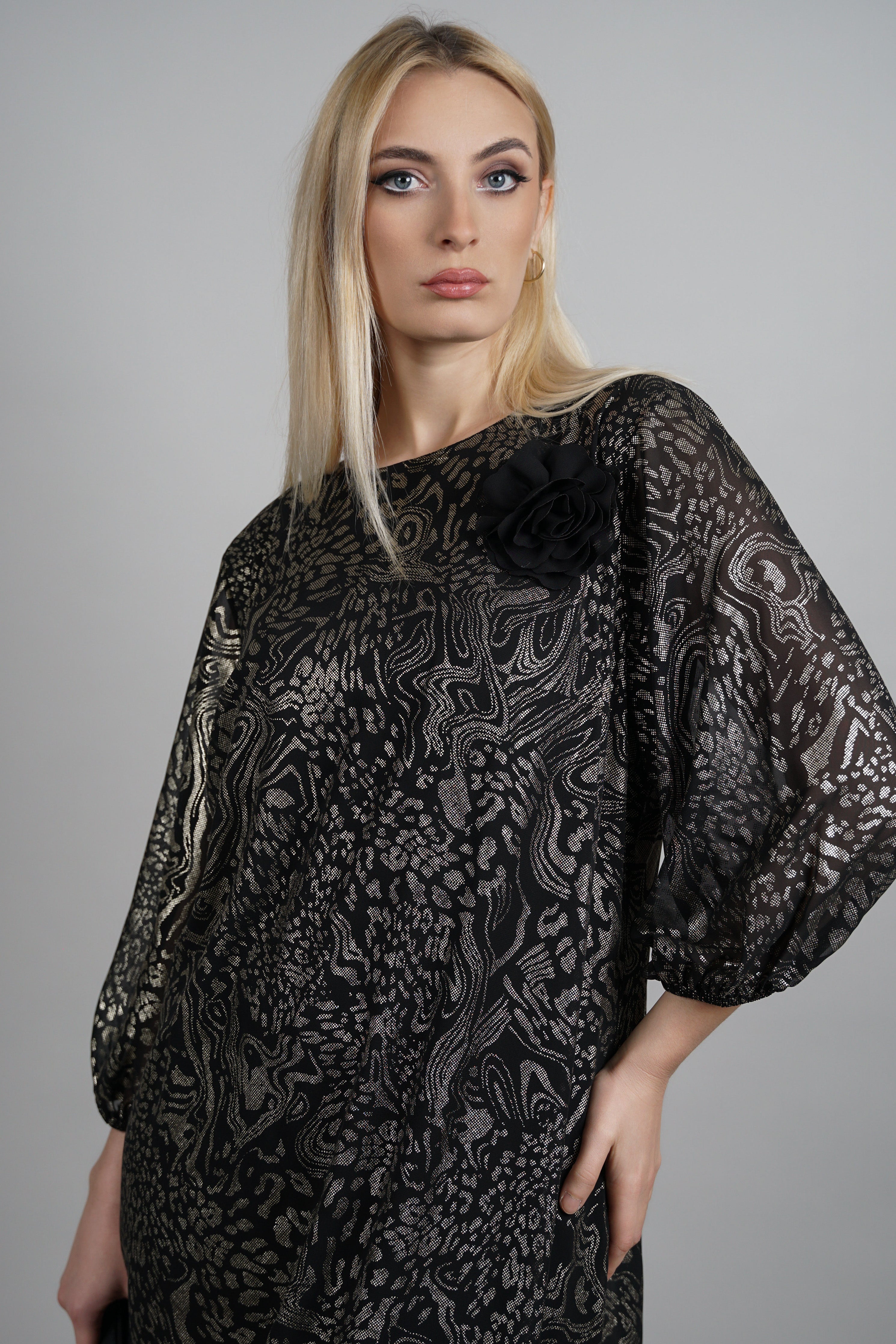 Elara haljina – elegantni print s romantičnim uklonjivim detaljem