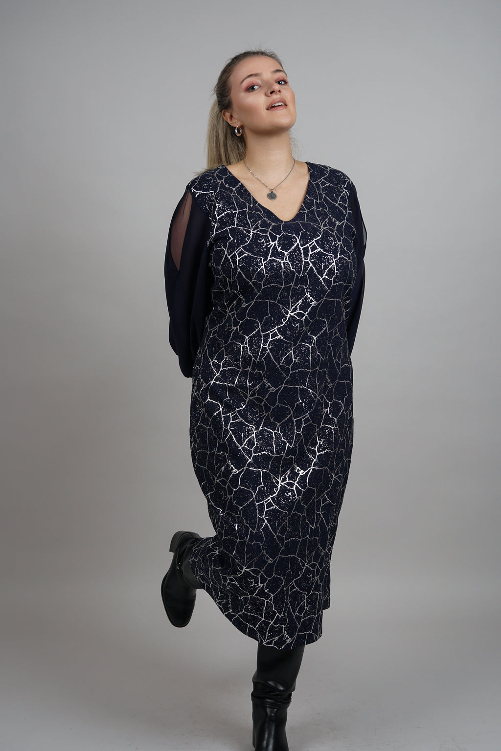 Astra – haljina za večernju i poslovnu eleganciju