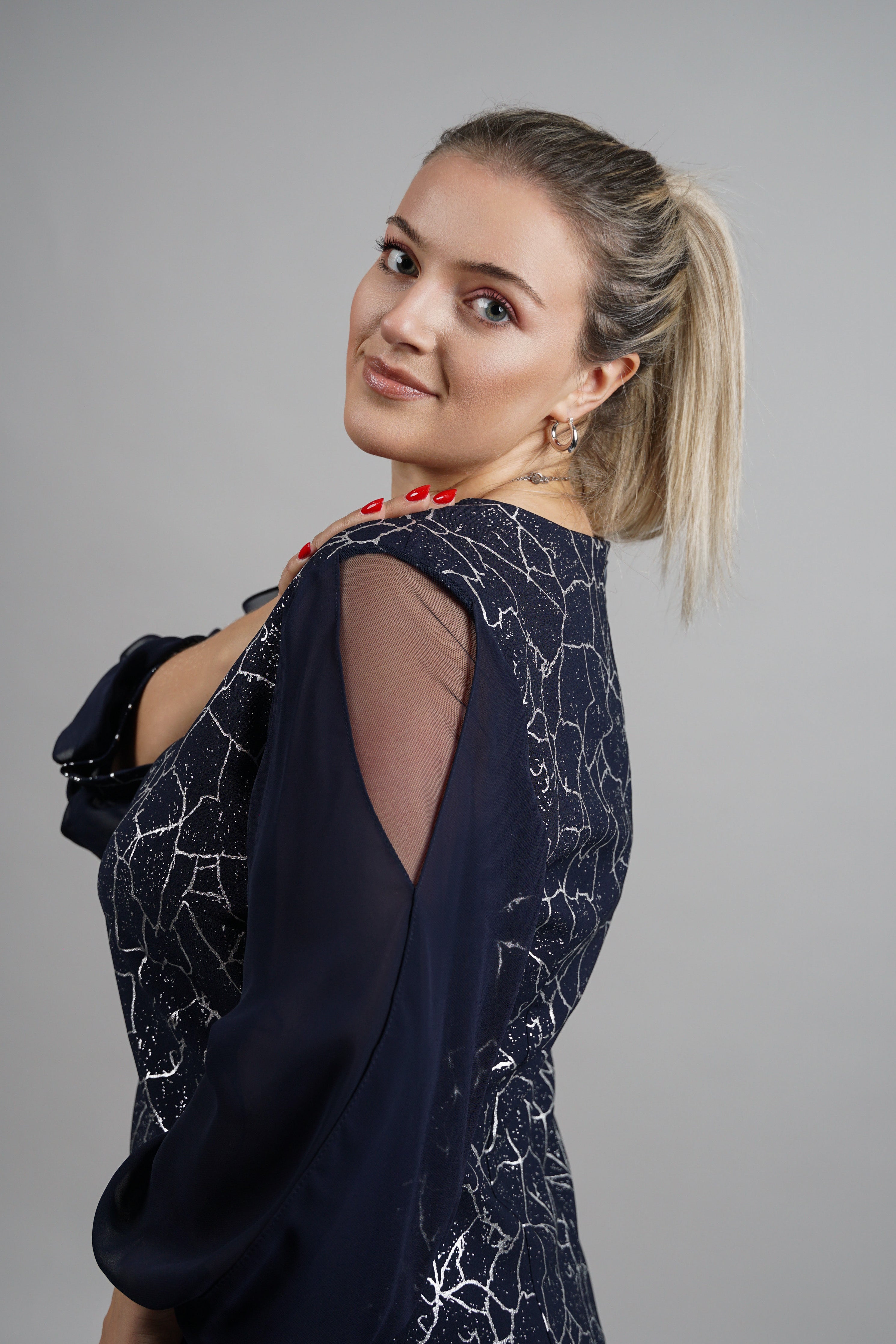 Astra – haljina za večernju i poslovnu eleganciju