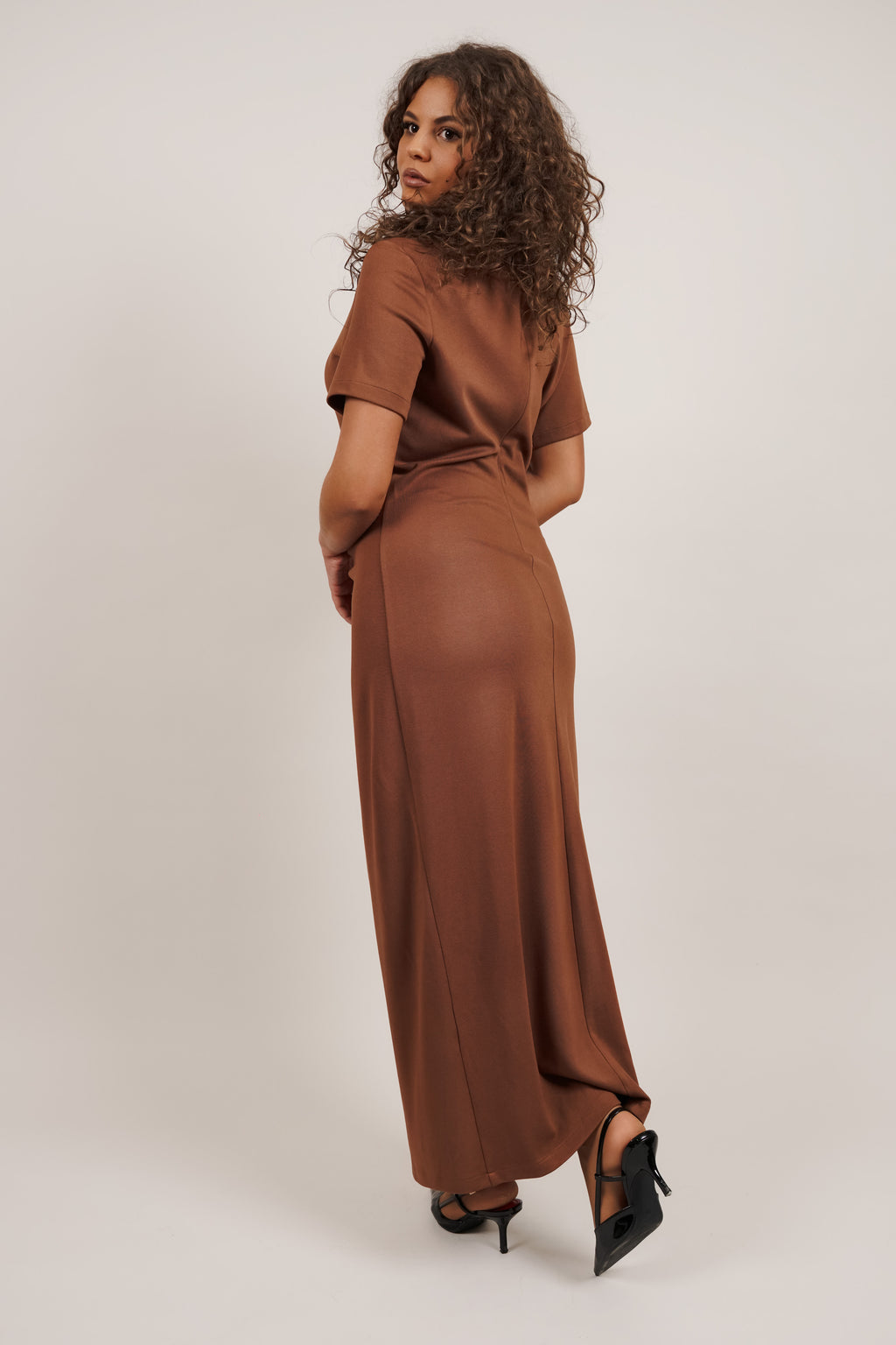 Molly - viskozna haljina koja ističe figuru