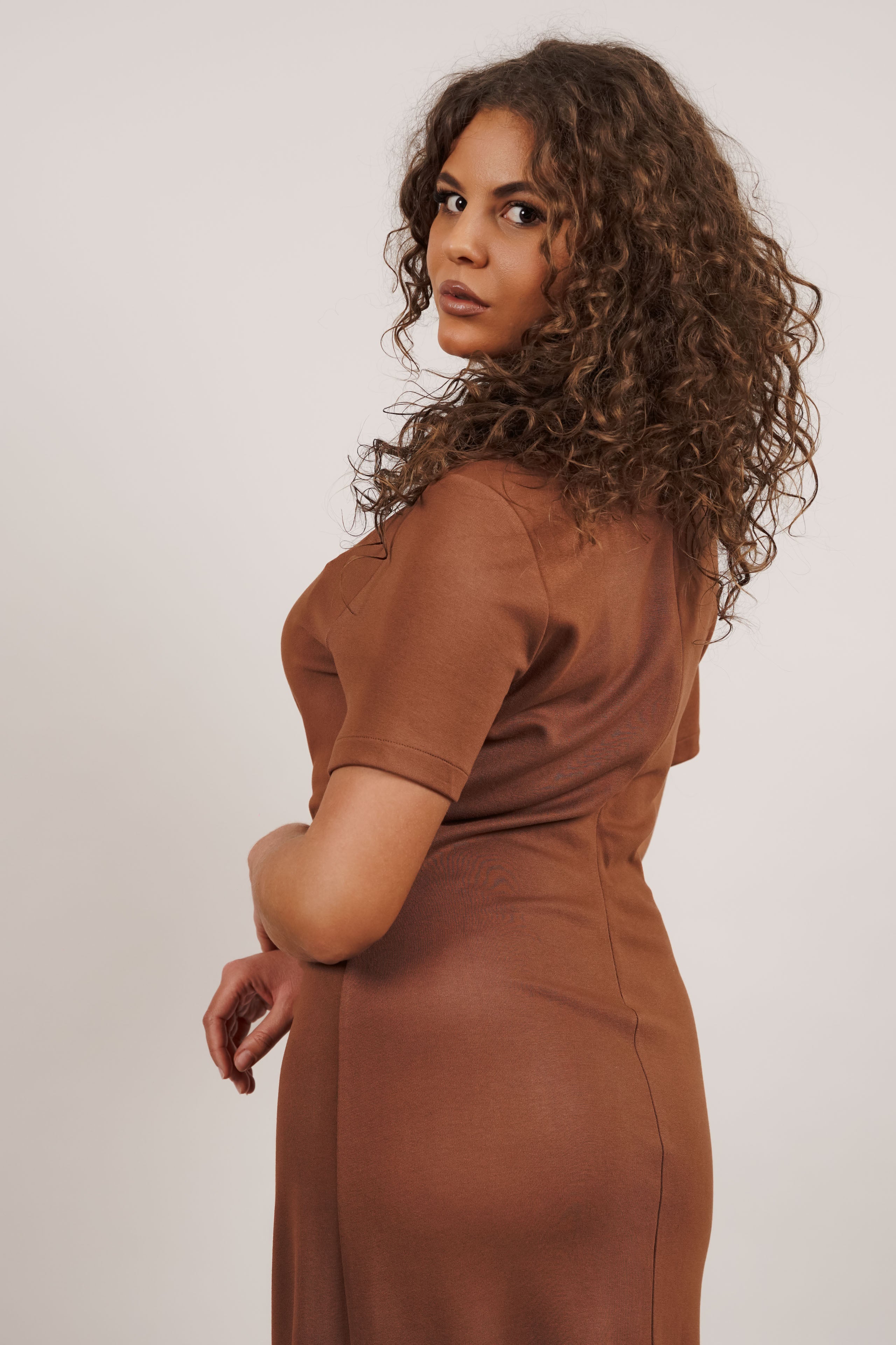 Molly - viskozna haljina koja ističe figuru