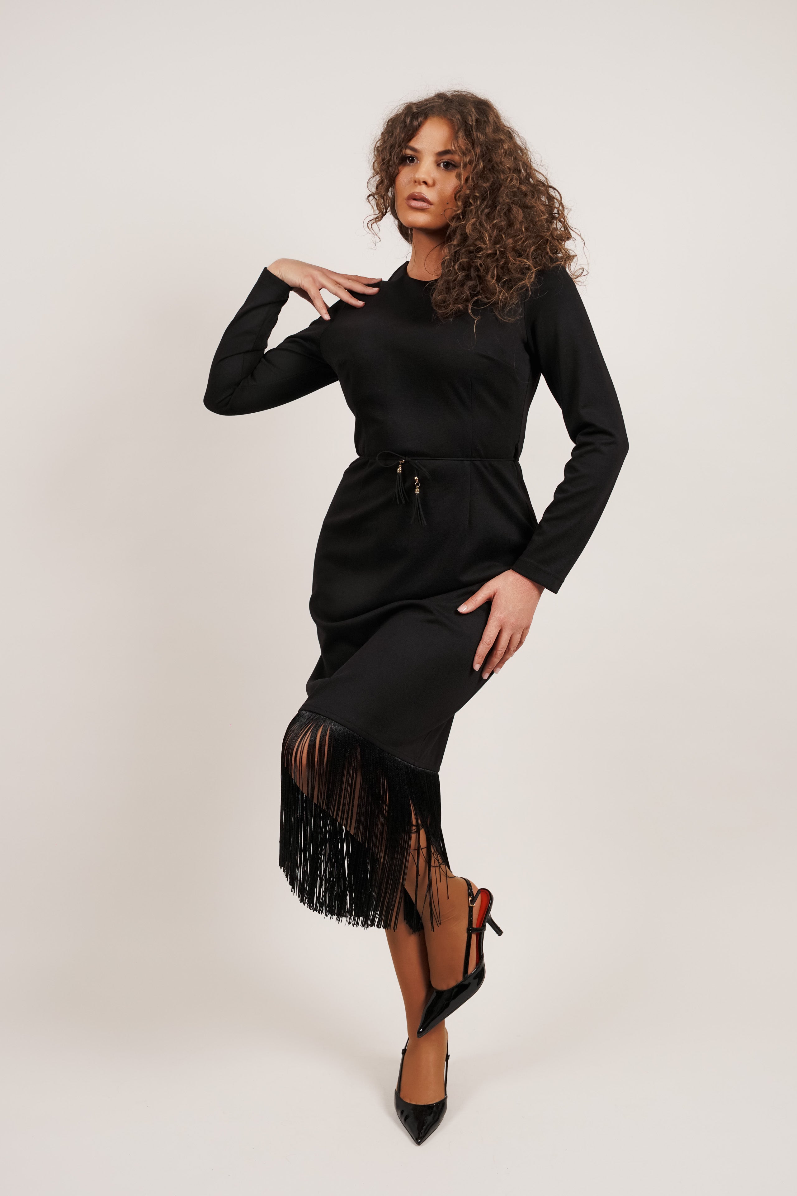 Olivia - crna udobna haljina sa resama