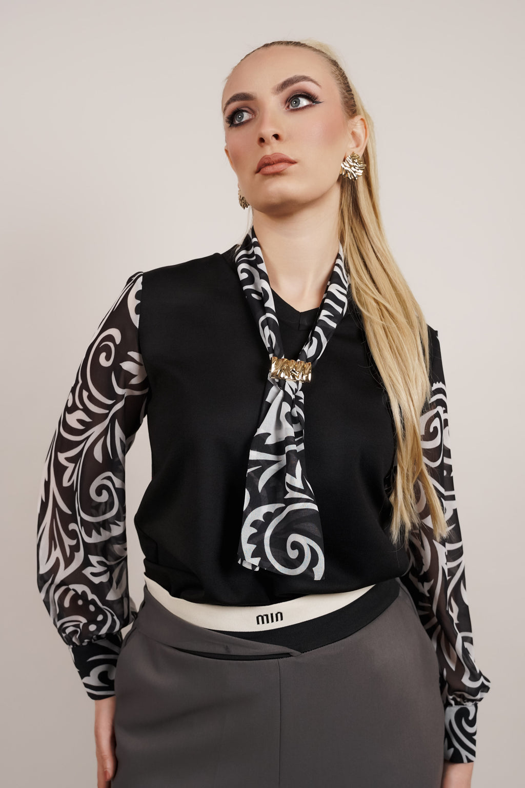 Noelle bluza s maramom - siva