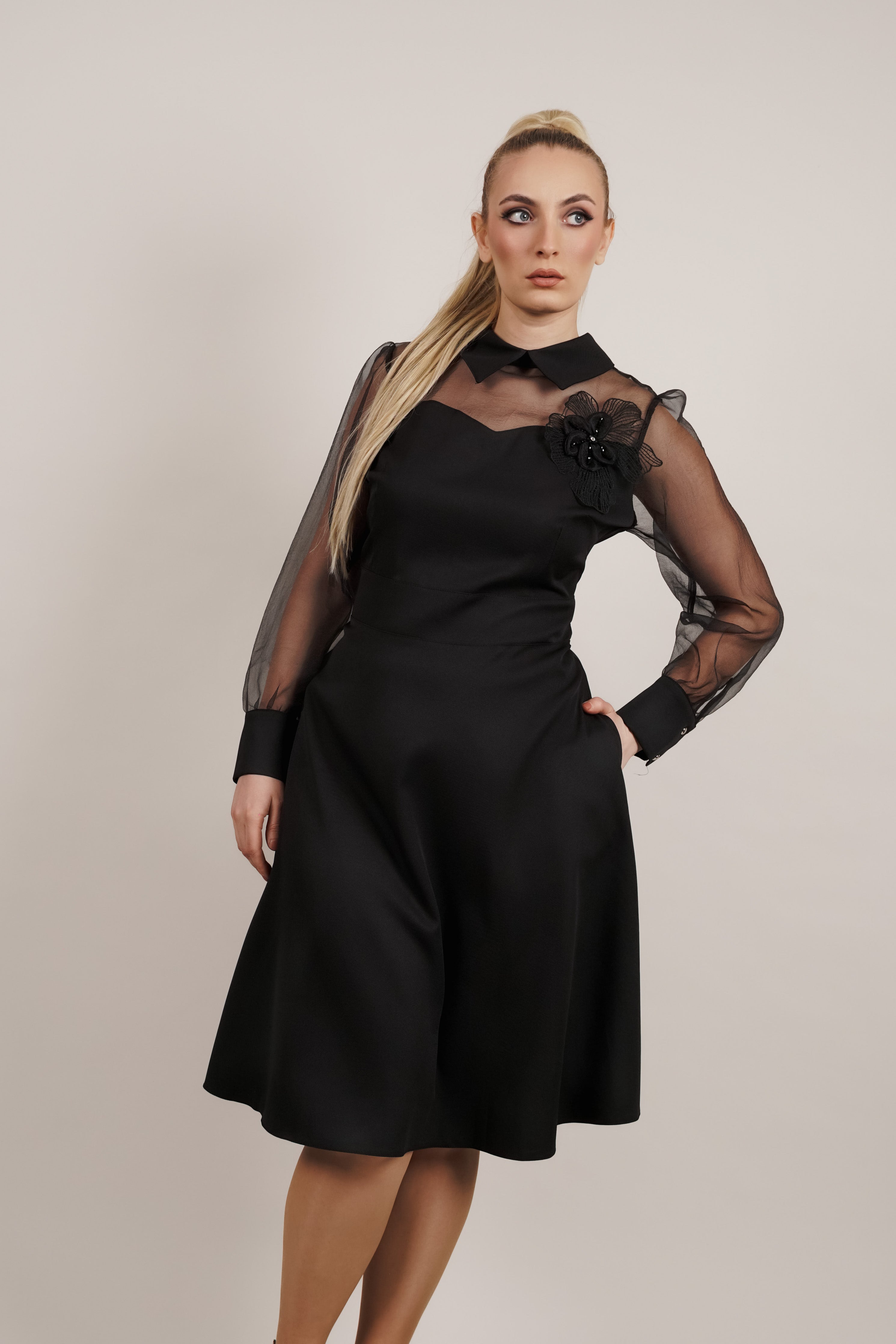 Grace – crna haljina s til detaljima