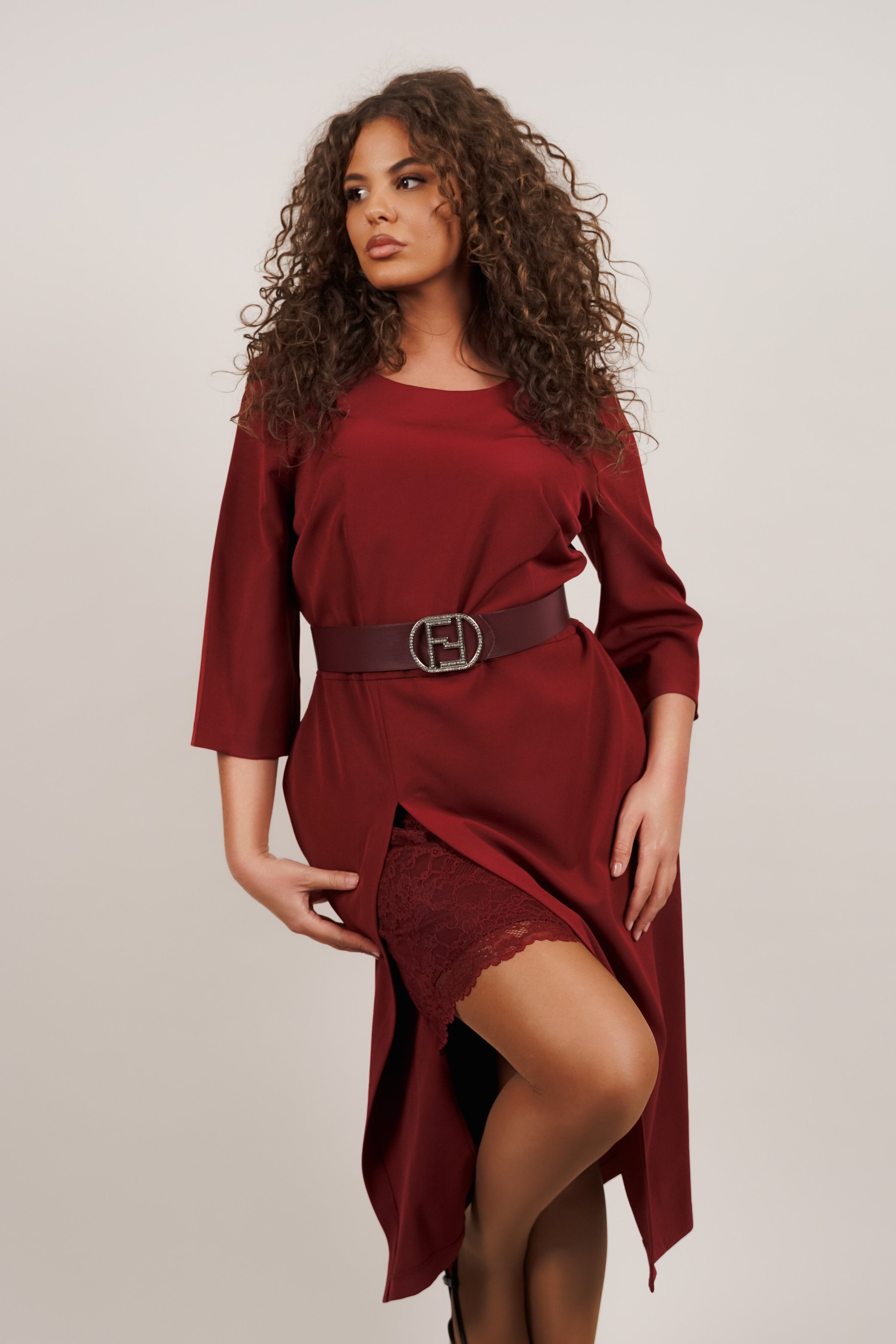 Eloe - bordo haljina sa detaljima čipke