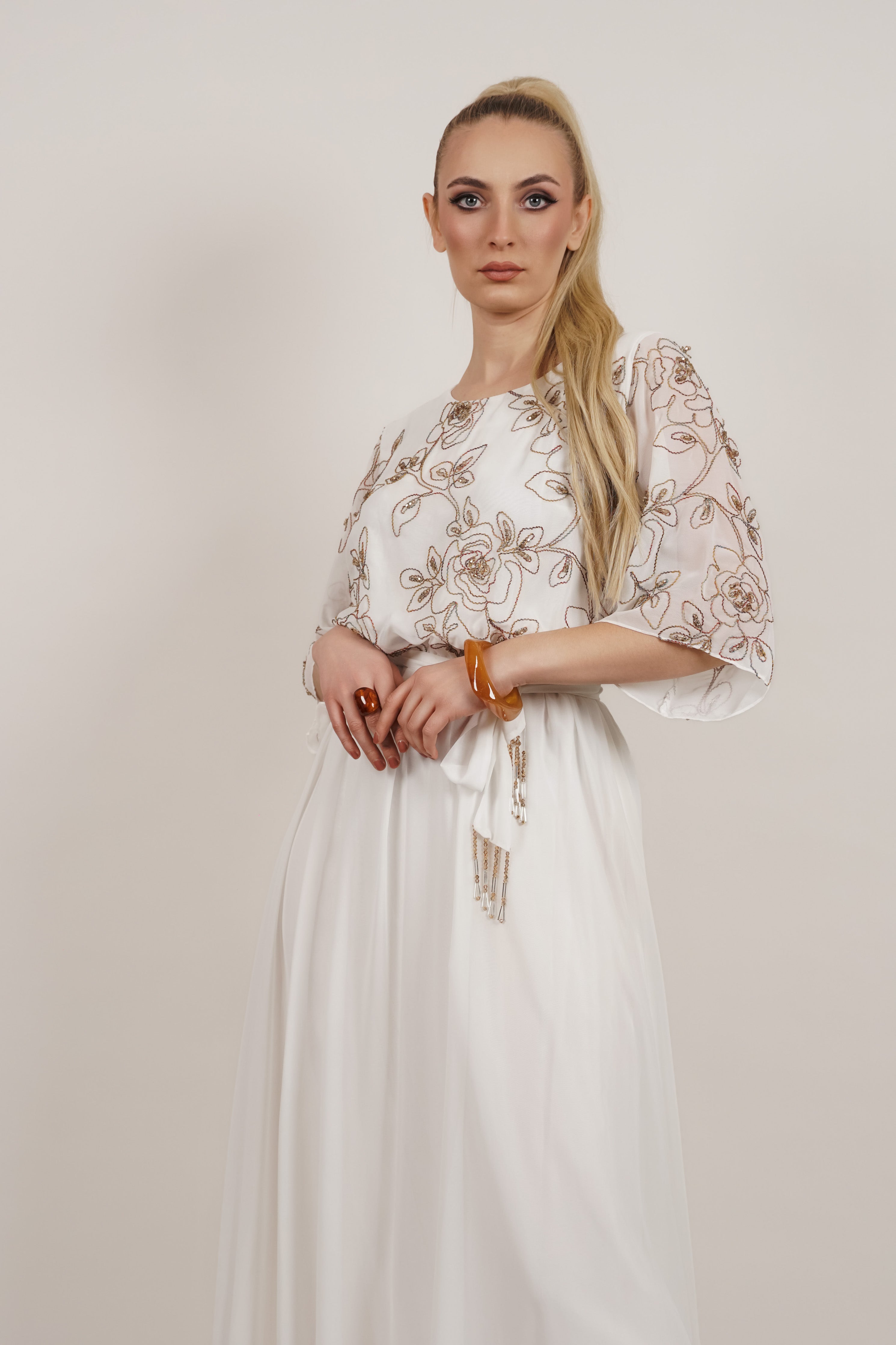 Bloom – lepršava maxi haljina sa vezom