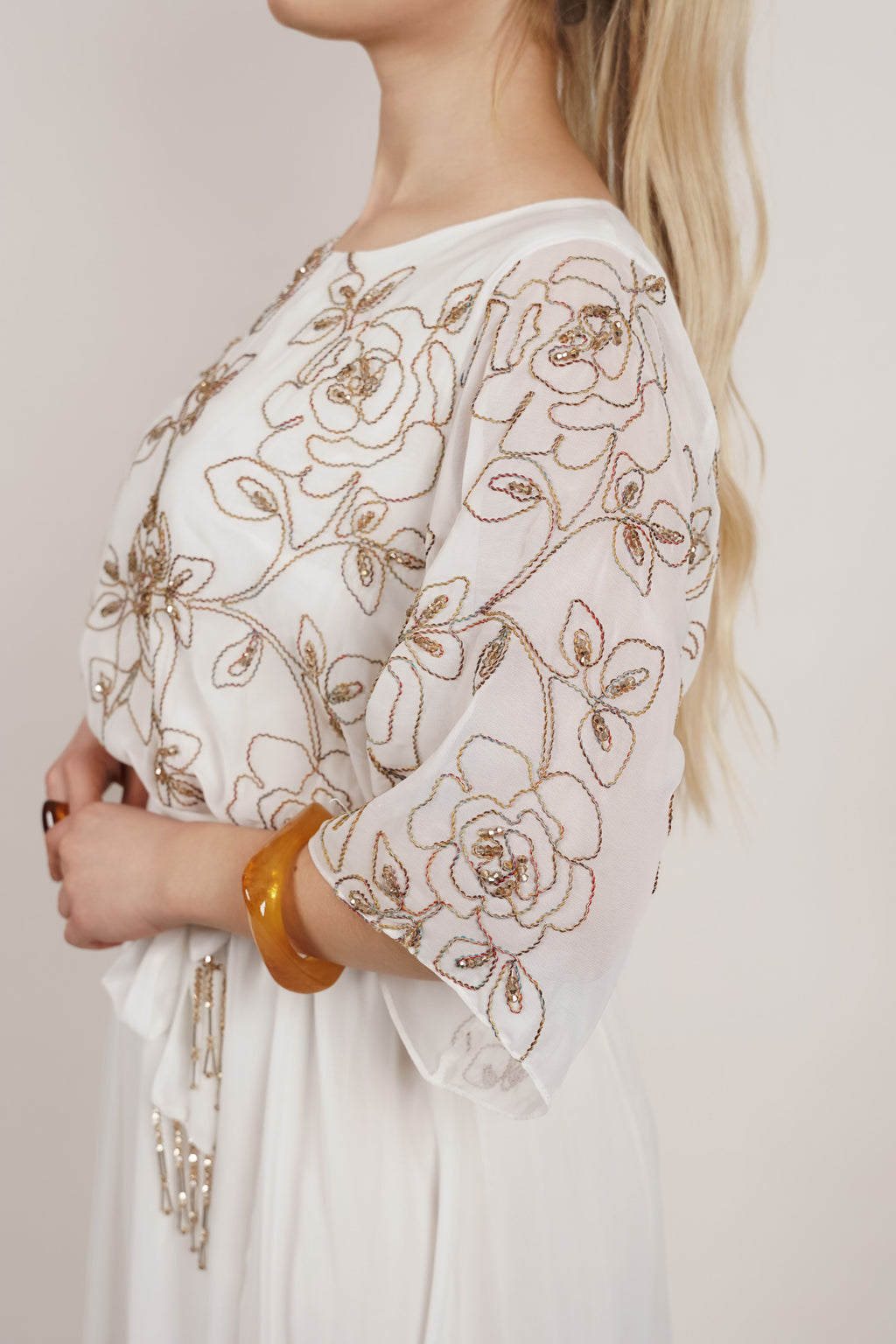 Bloom – lepršava maxi haljina sa vezom