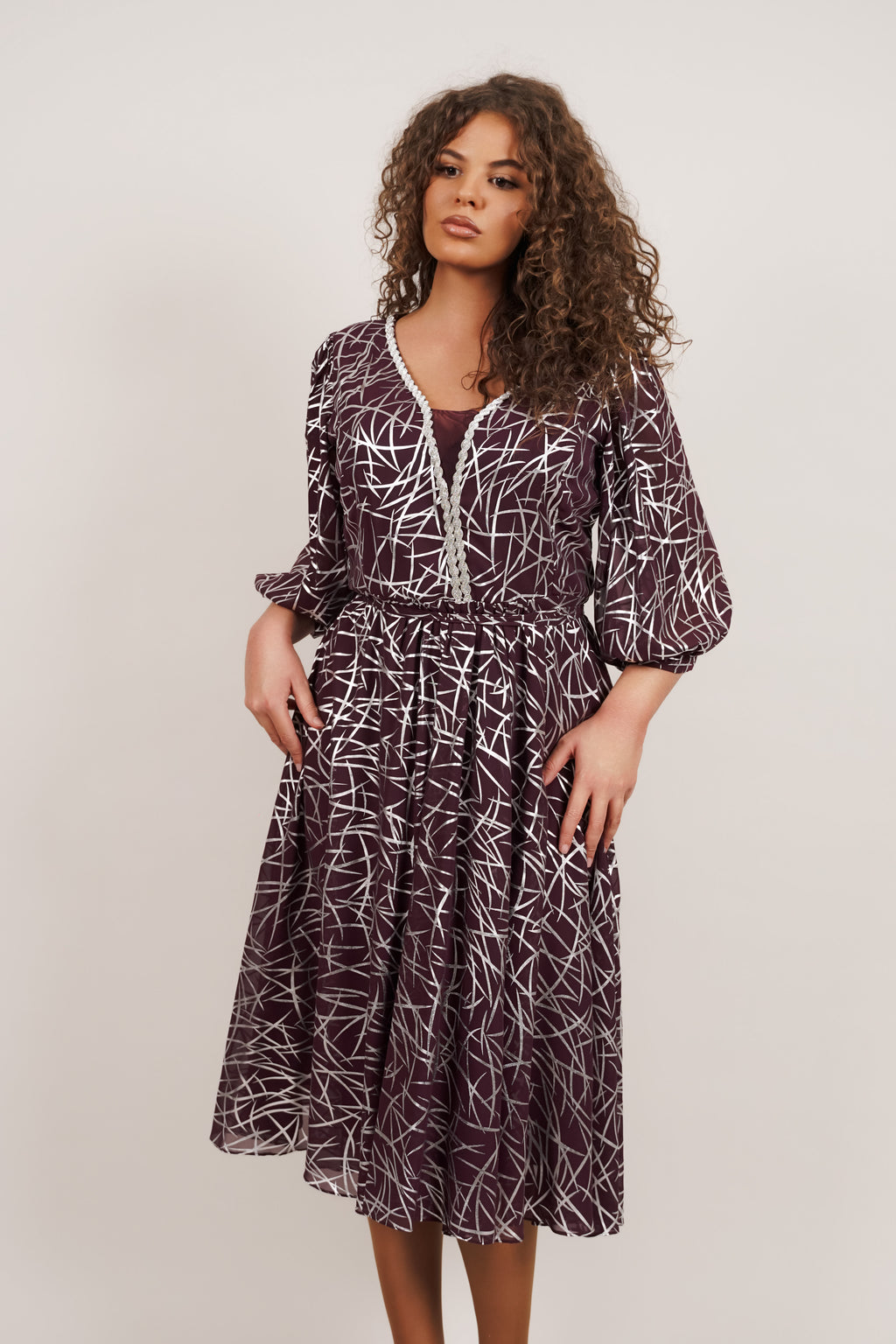 Violet Grace - sofisticirani print i ženstvena silueta
