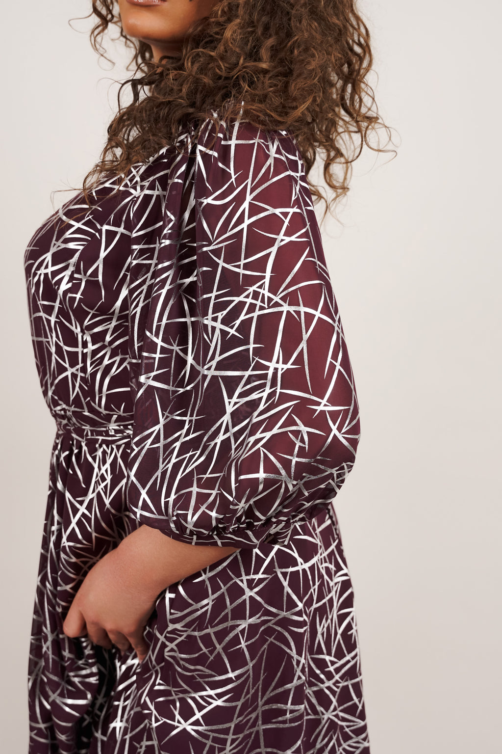 Violet Grace - sofisticirani print i ženstvena silueta