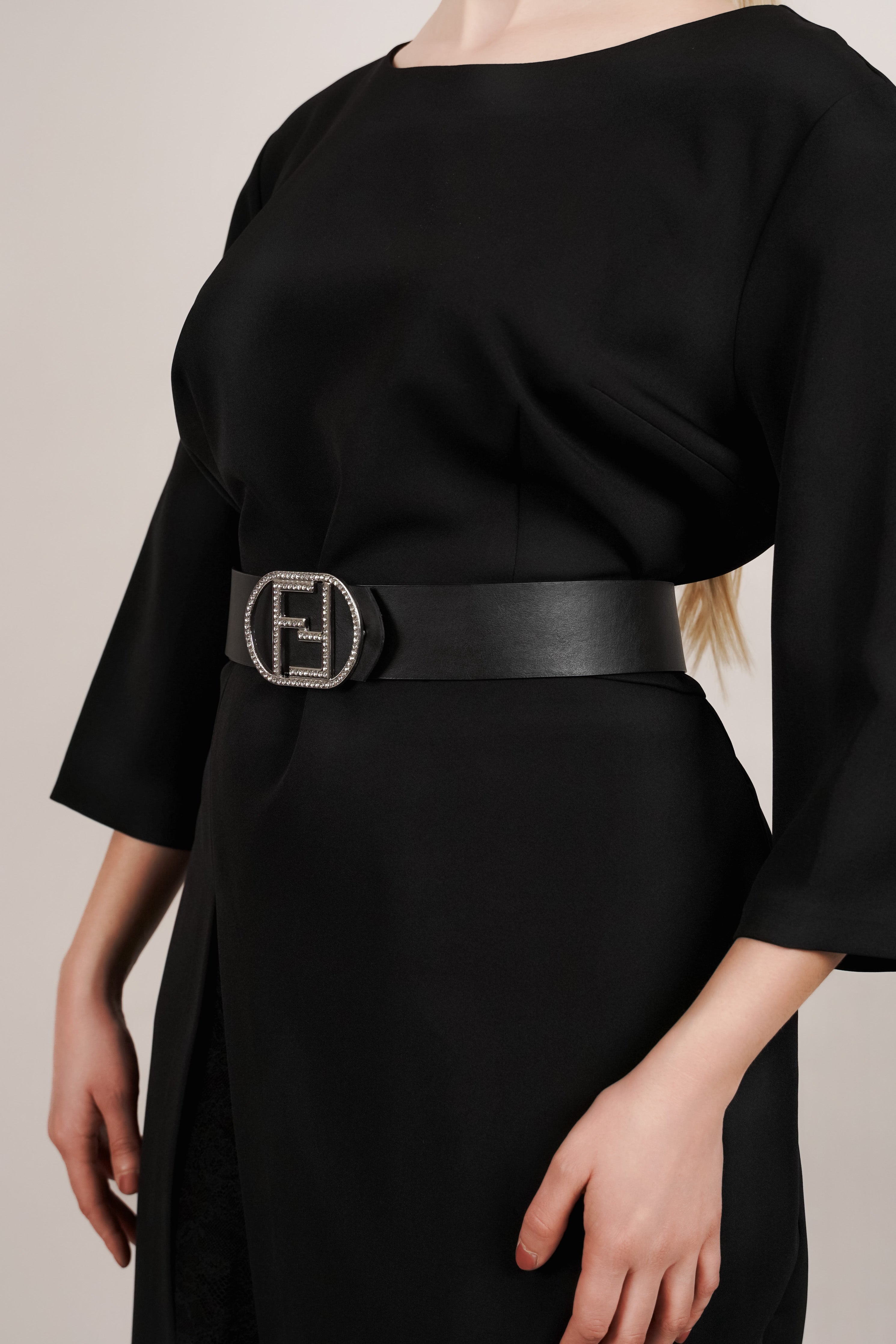 Eloe - haljina sa detaljima čipke