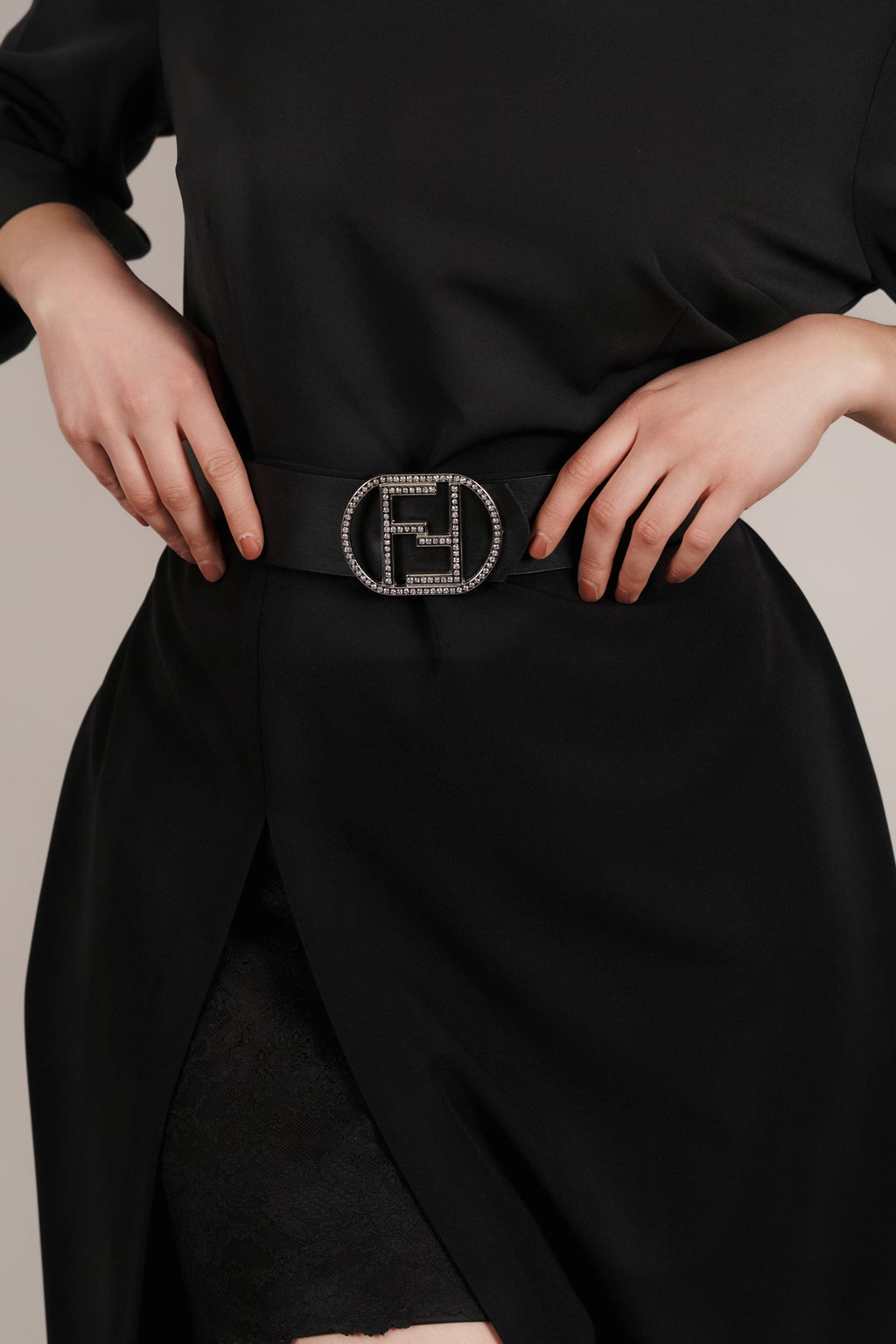 Eloe - haljina sa detaljima čipke