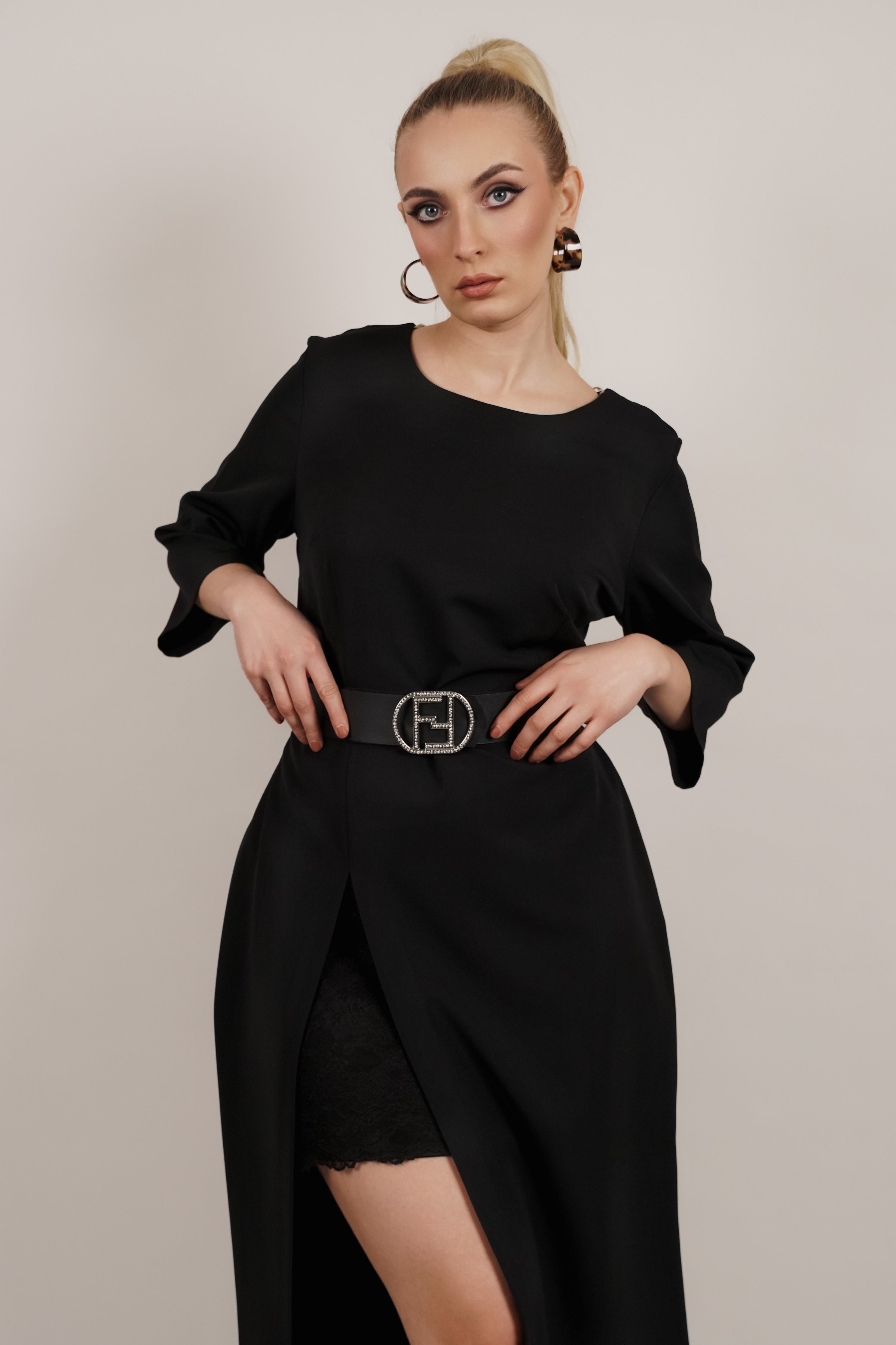 Eloe - haljina sa detaljima čipke