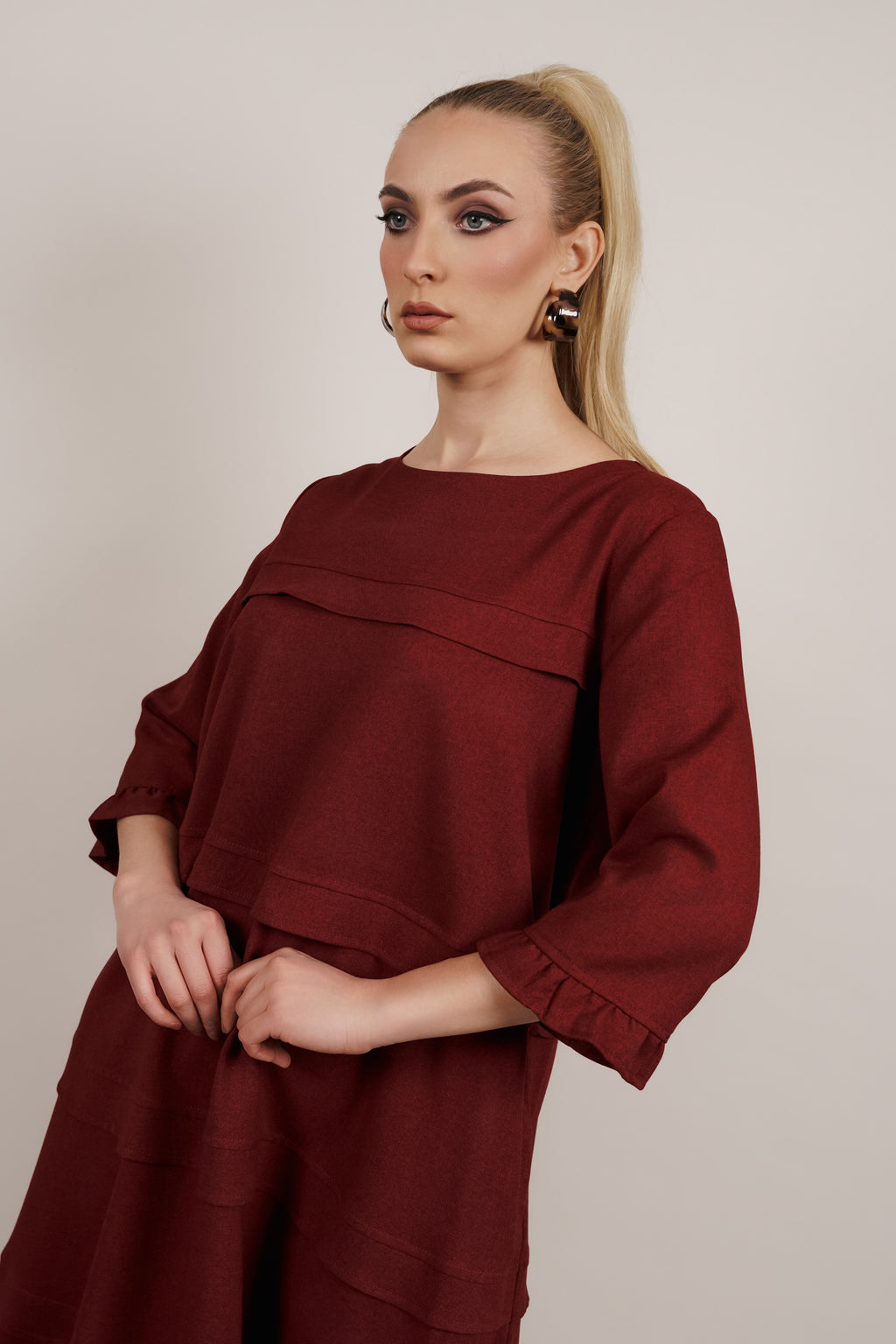Ruby - bordo pamučna haljina sa detaljima volana