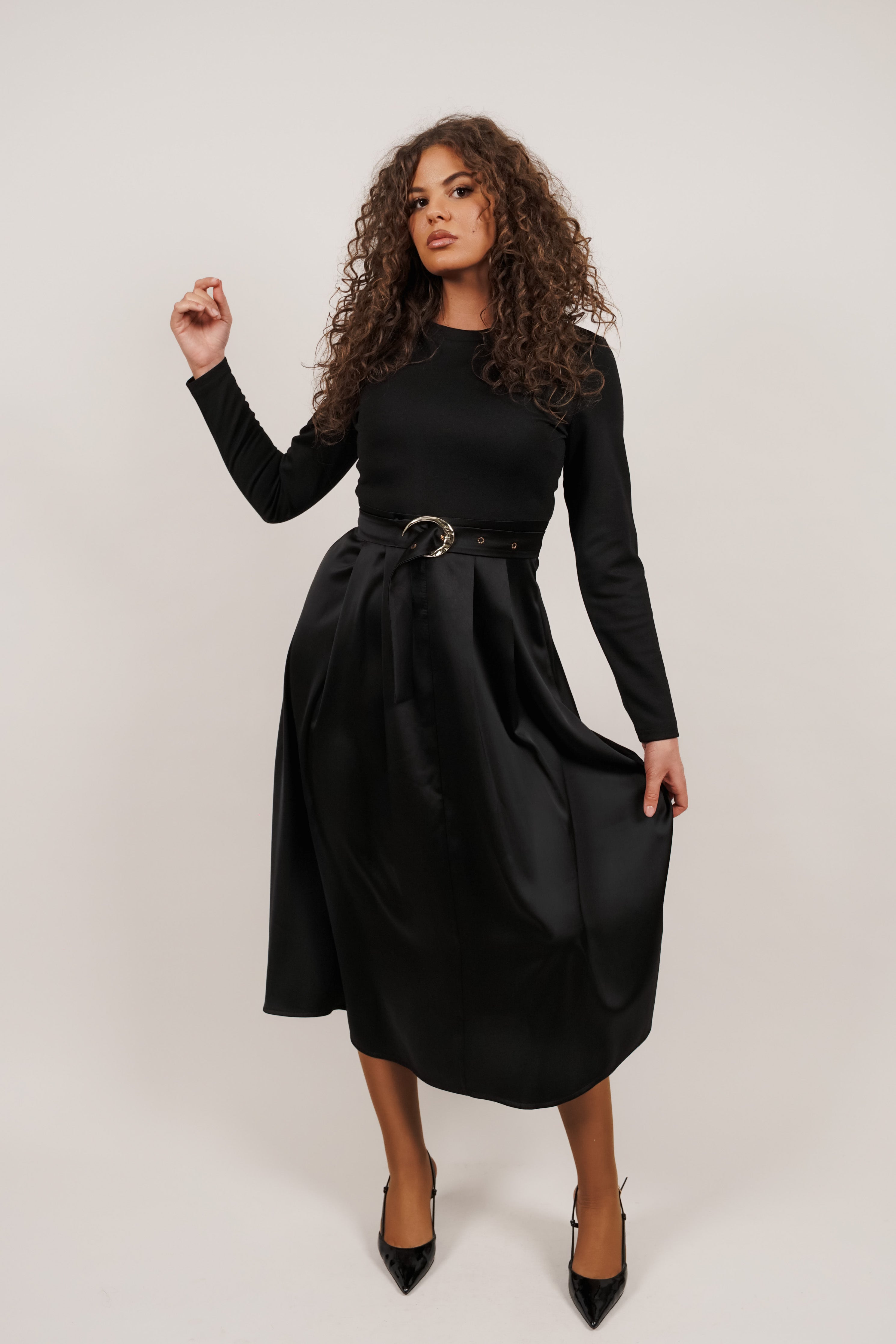 Nella – crna midi haljina s pojasom