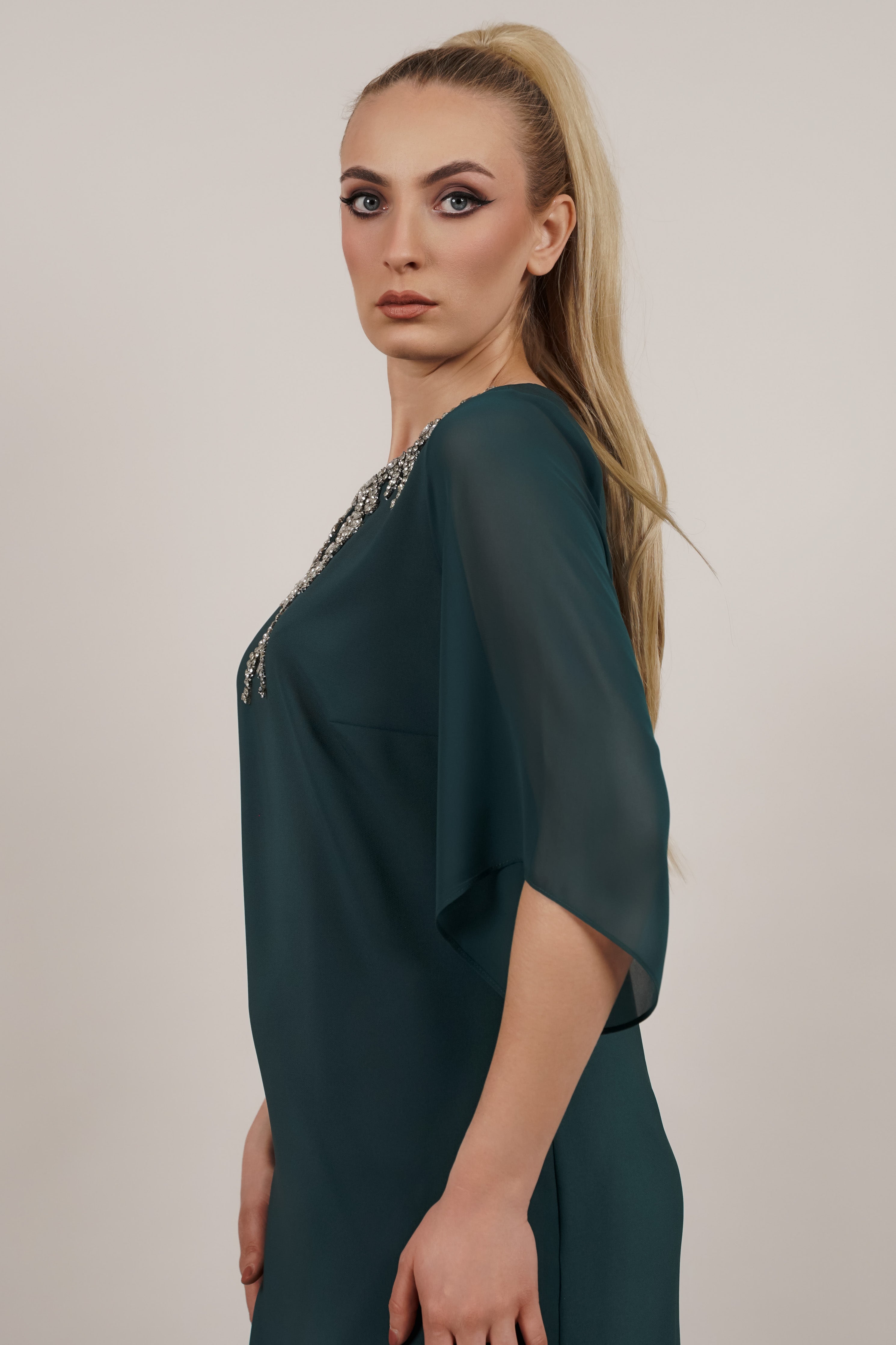 Aurora haljina – zelena elegancija s cirkonima