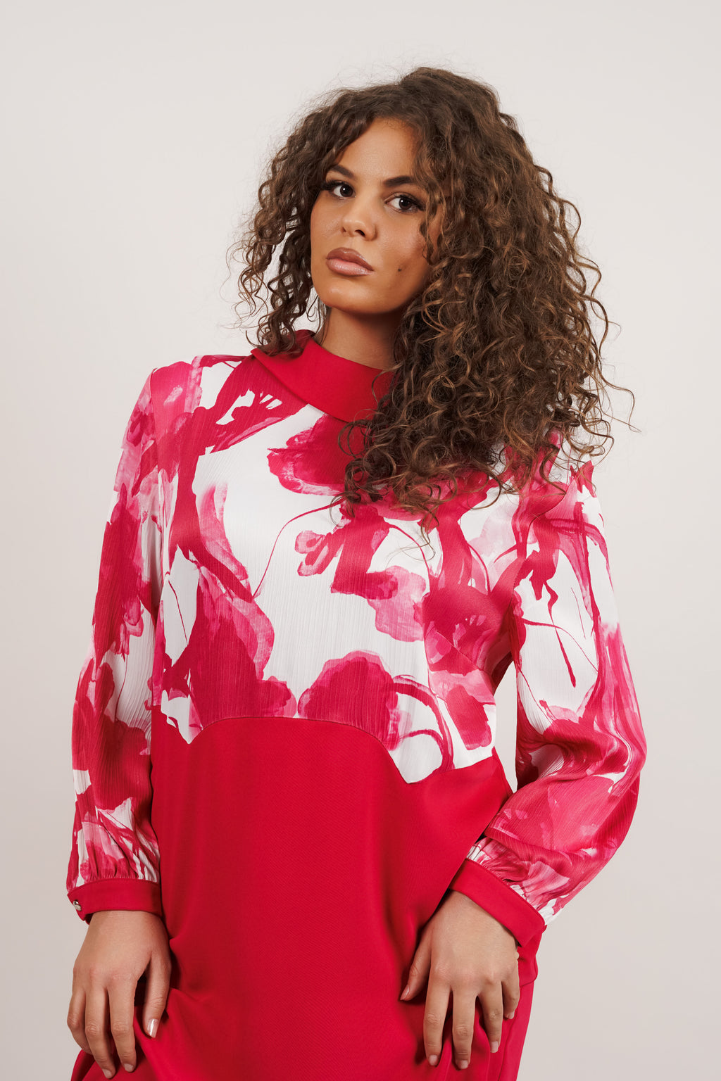 Flora Red – efektna haljina sa print detaljima