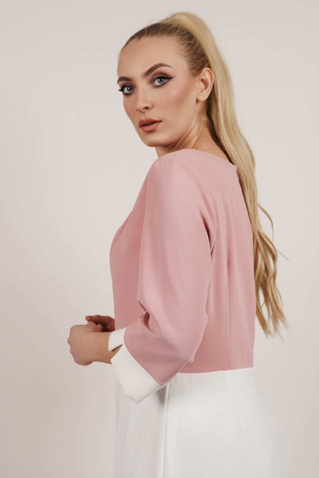 Miranda - haljina koja osvaja suptilnošću