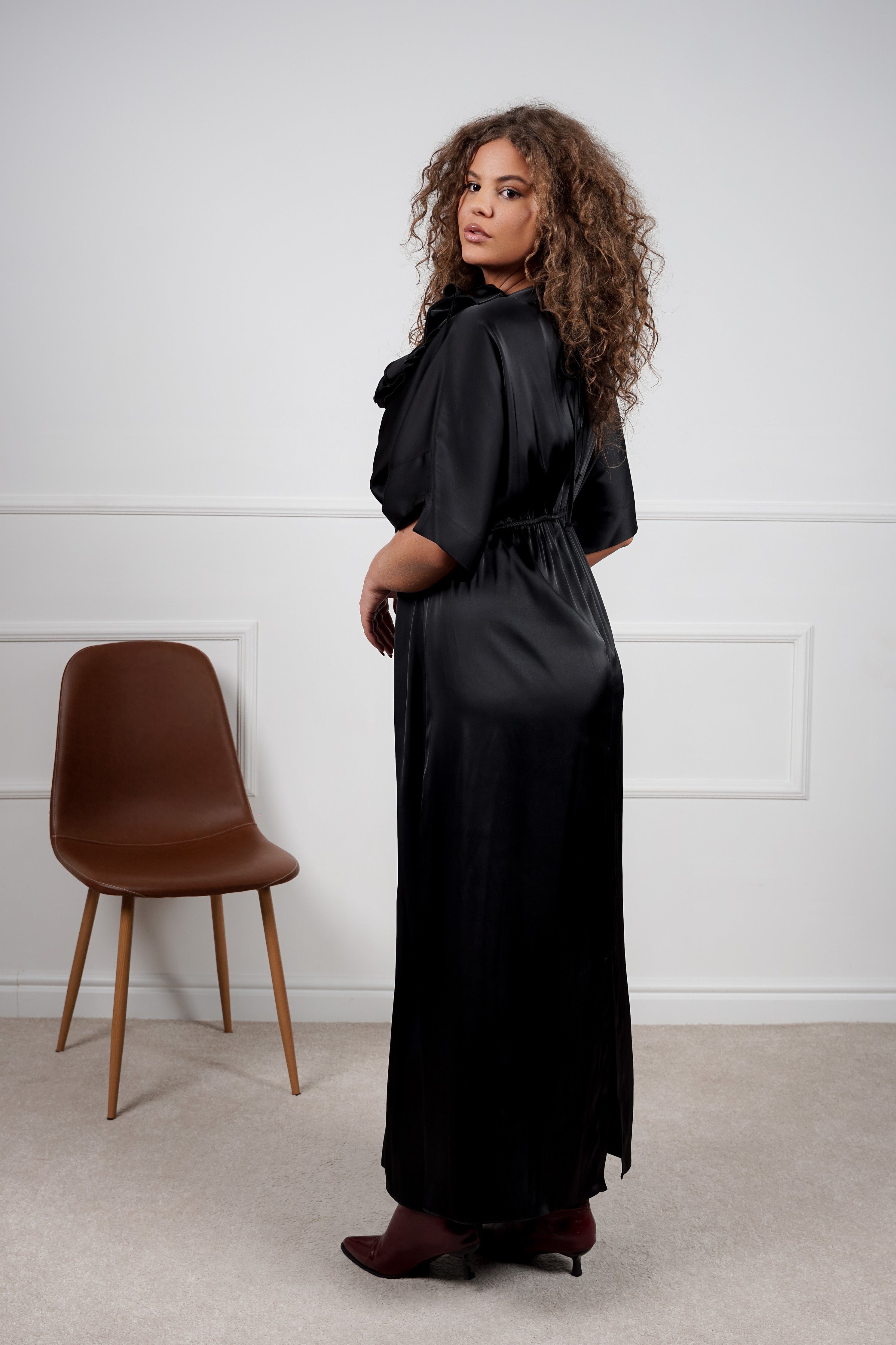 Amara haljina – elegancija koja govori sama za sebe