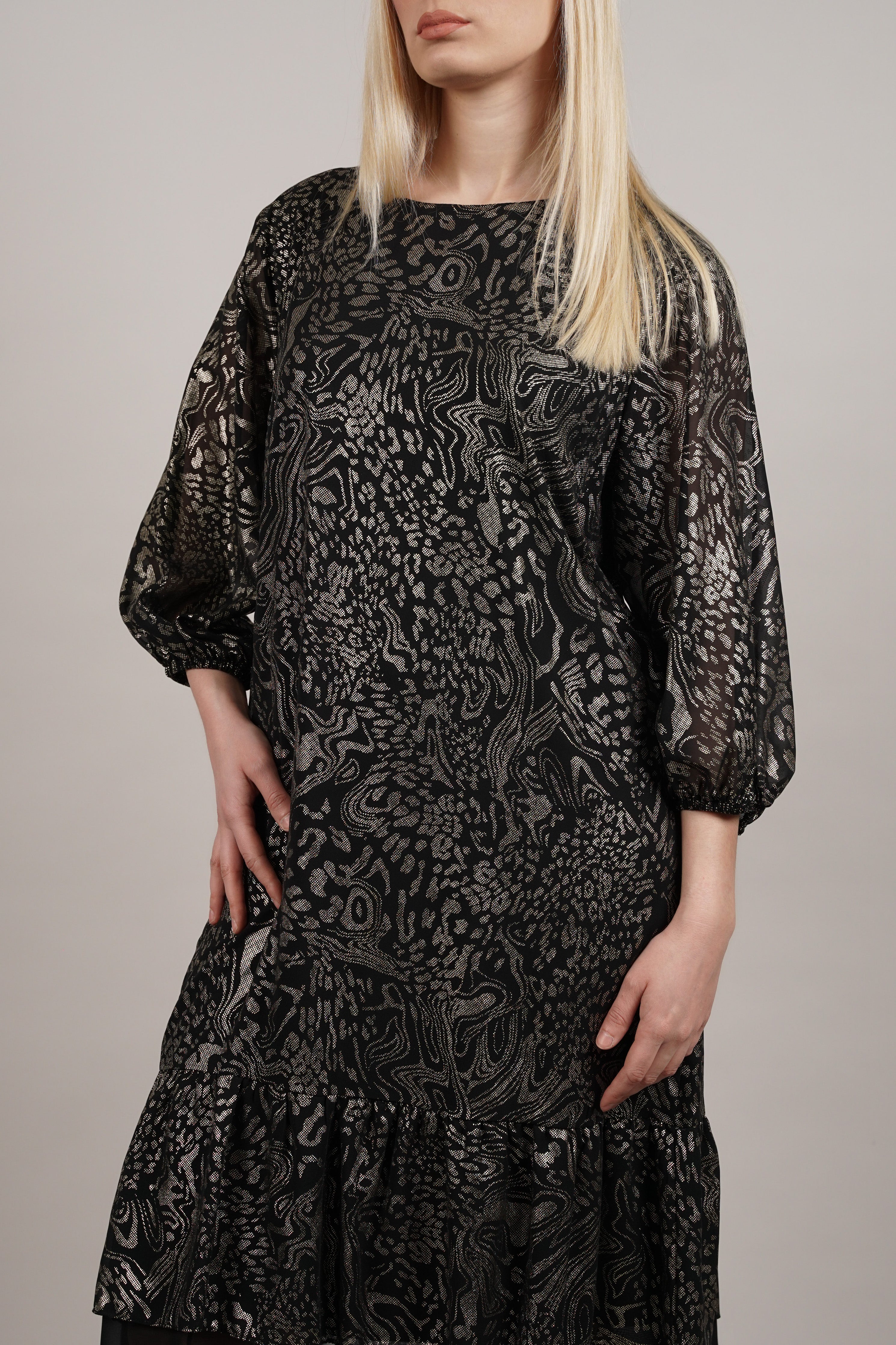 Elara haljina – elegantni print s romantičnim uklonjivim detaljem