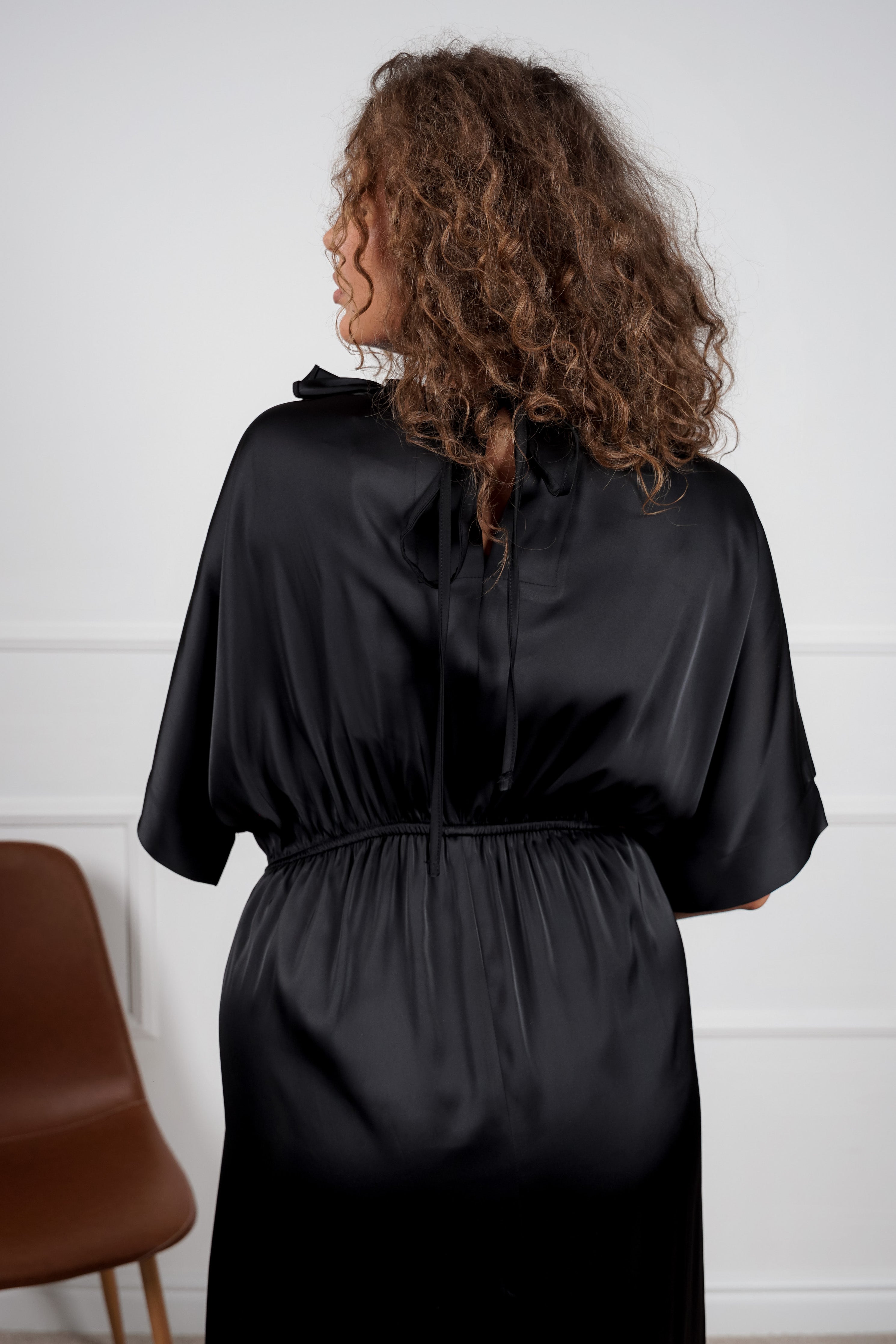 Amara haljina – elegancija koja govori sama za sebe