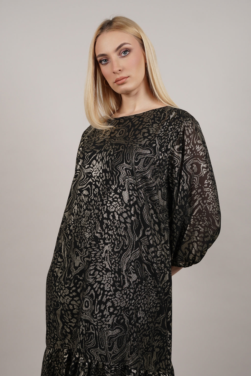 Elara haljina – elegantni print s romantičnim uklonjivim detaljem