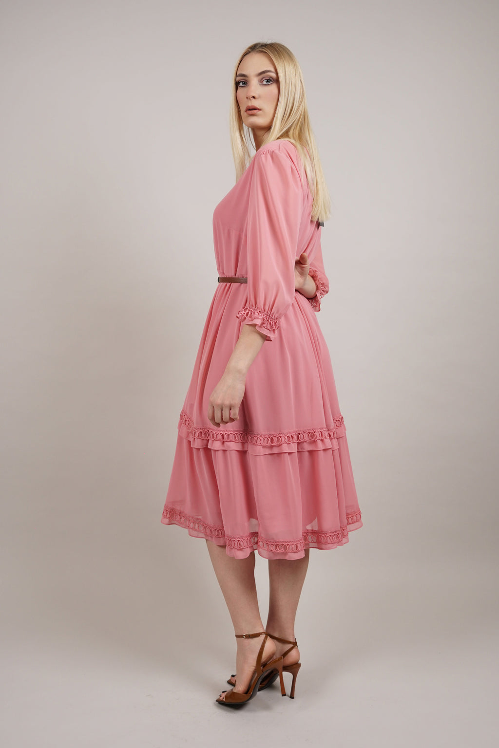 Valeria - romantična haljina u puderasto roze nijansi