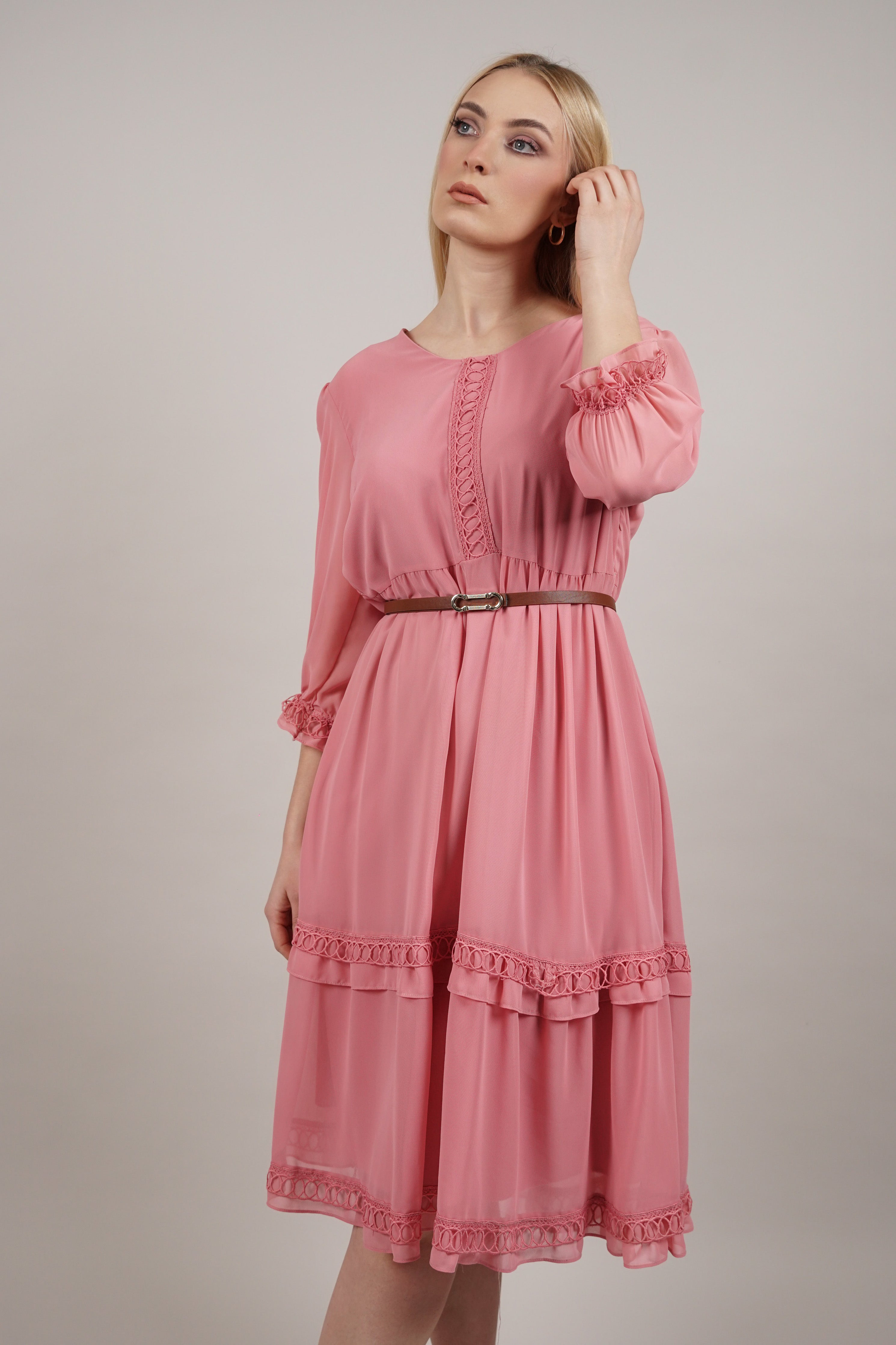 Valeria - romantična haljina u puderasto roze nijansi