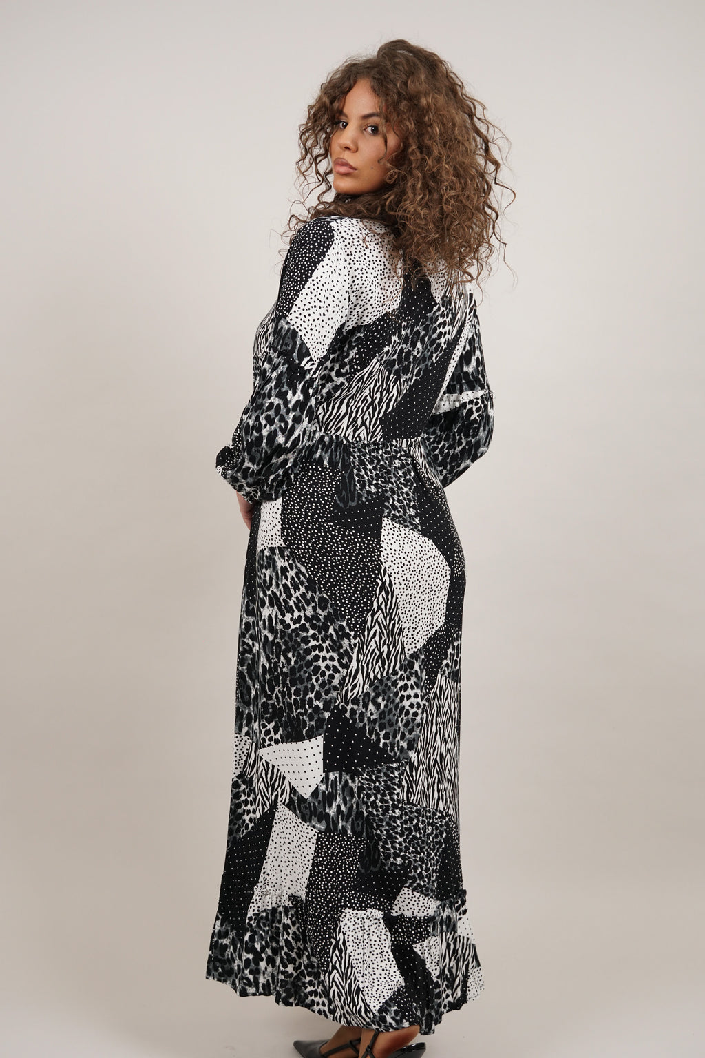 Leora - viskozna maxi haljina koja privlači poglede