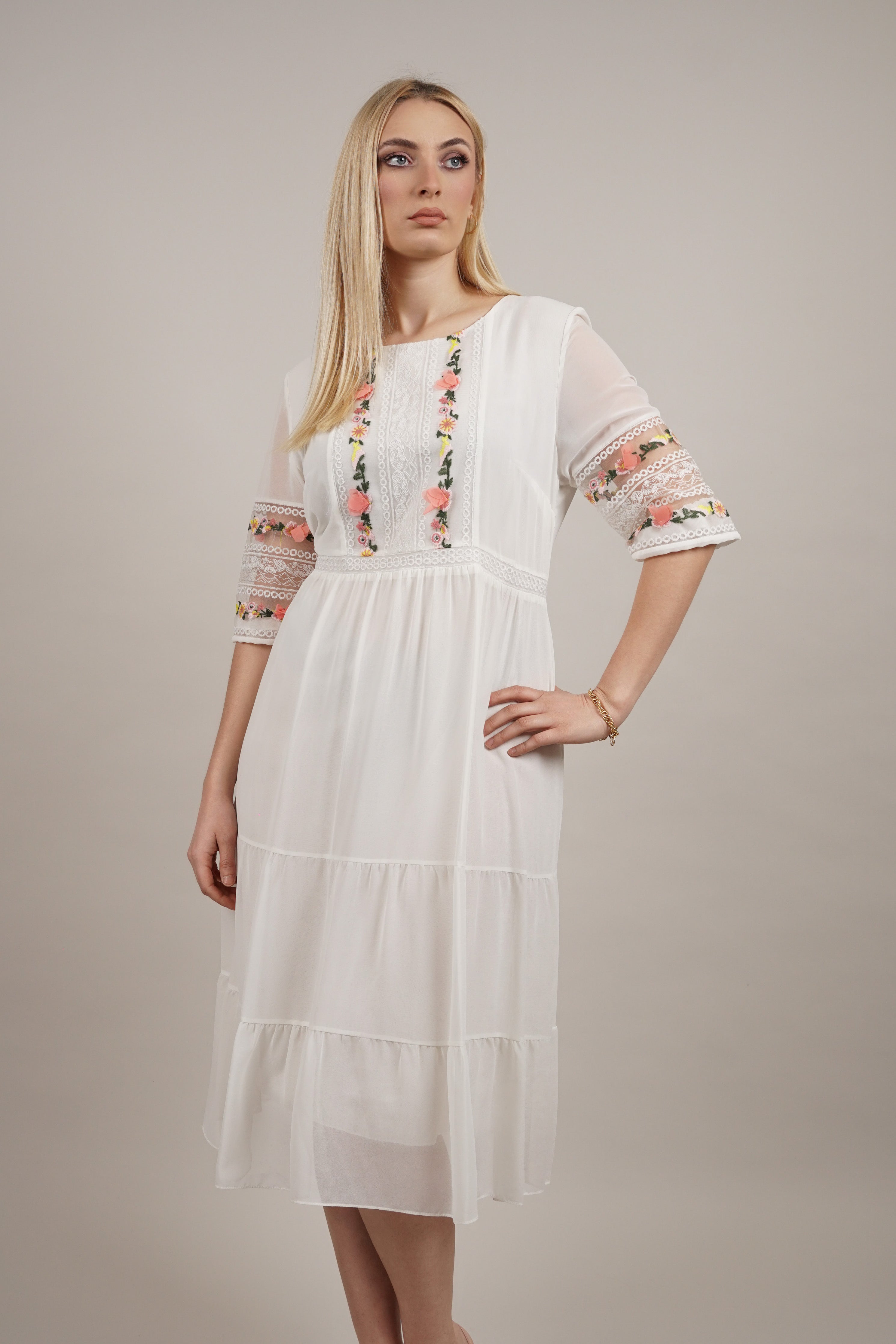 Lorena - romantična haljina sa vezom