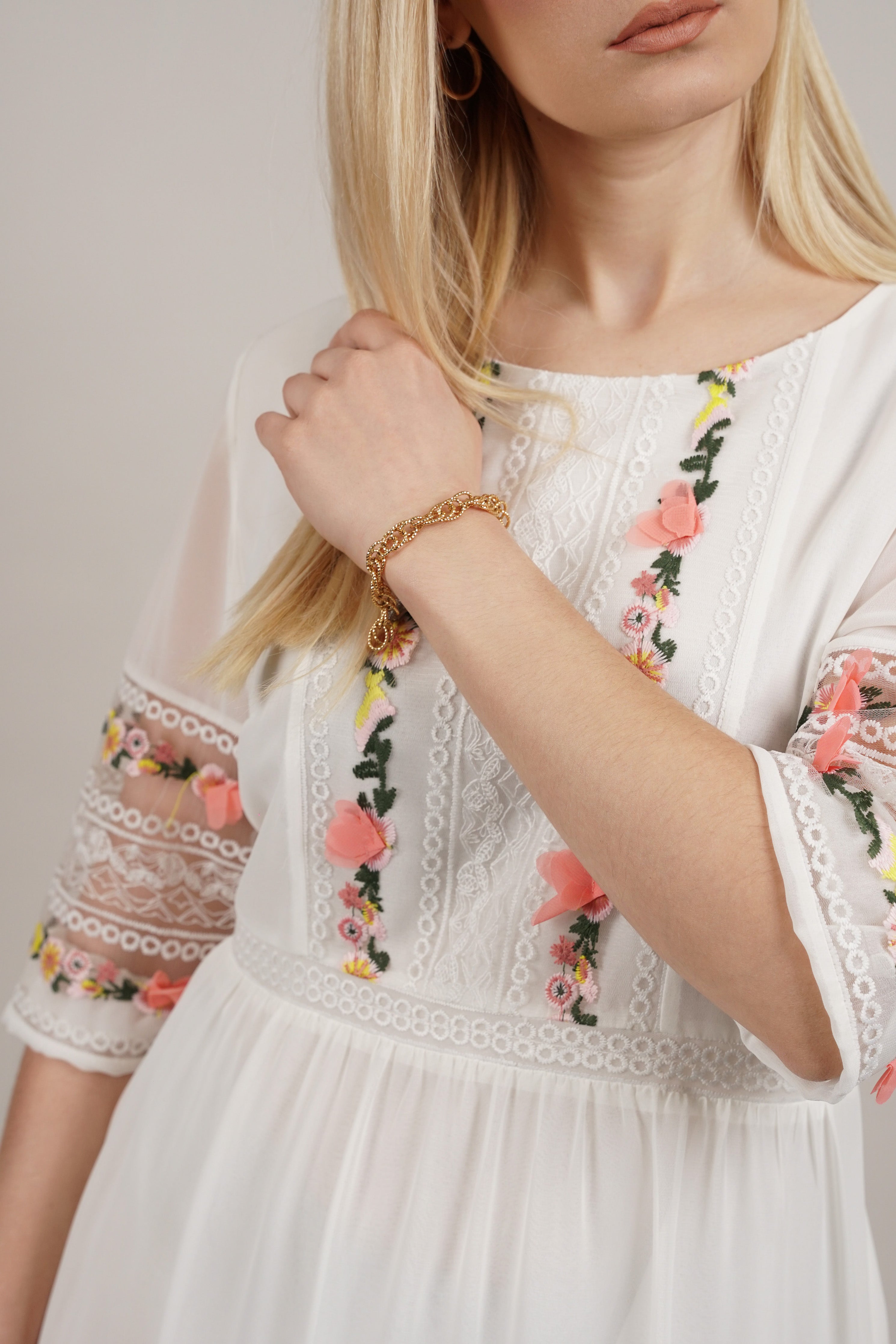 Lorena - romantična haljina sa vezom