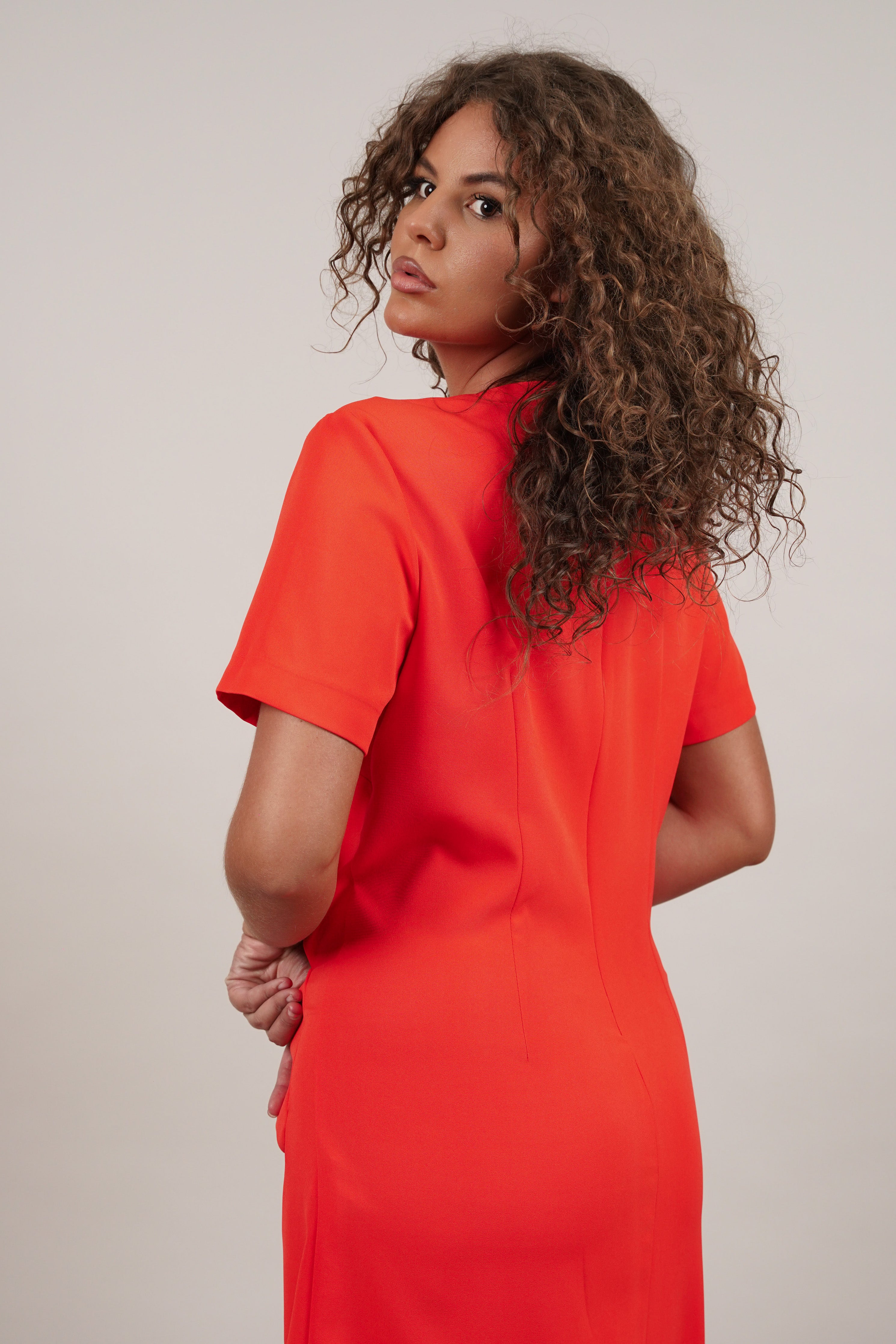 Luna – crvena pamučna haljina s mašnama i džepovima