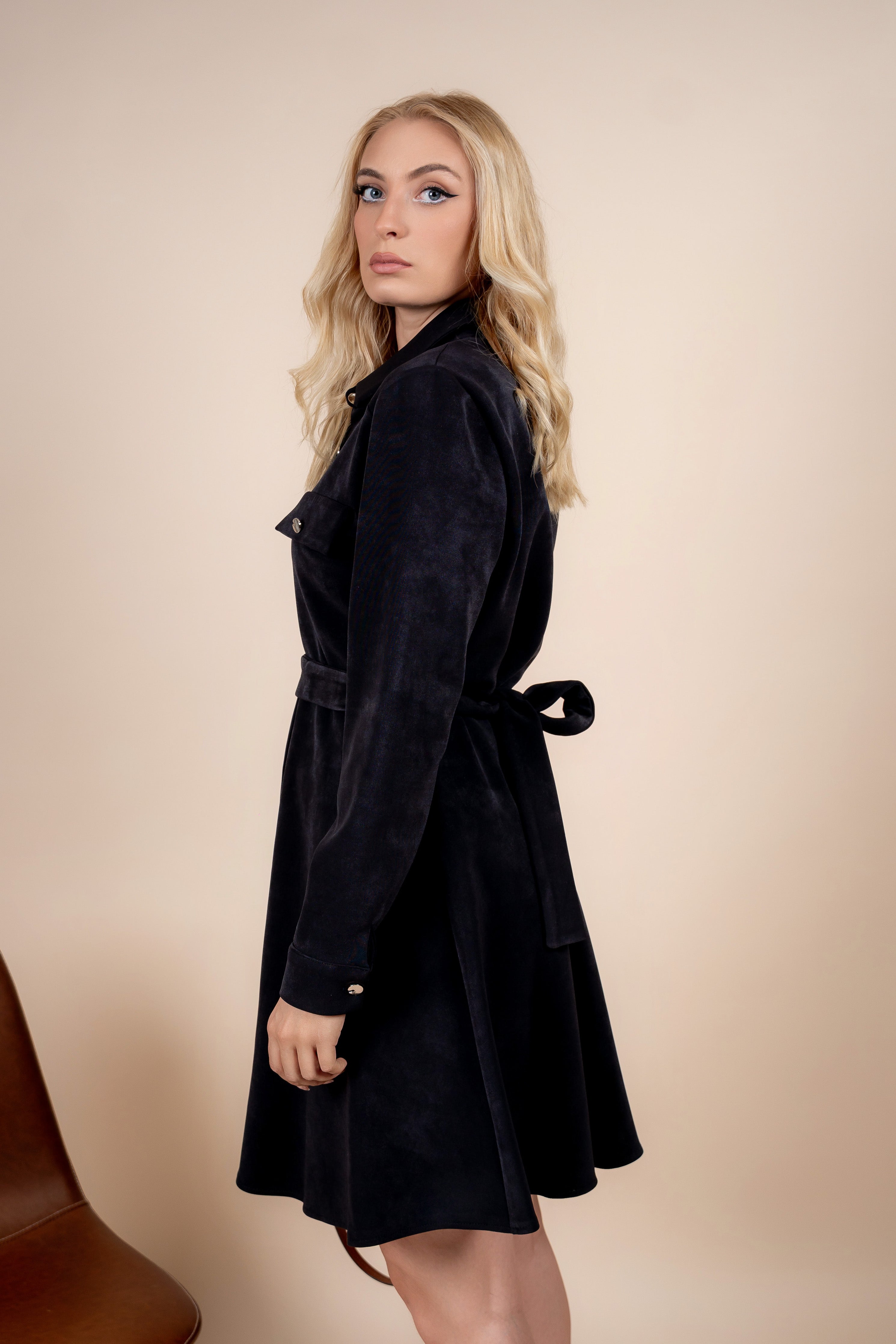 Aveline – crna haljina od toplog velura