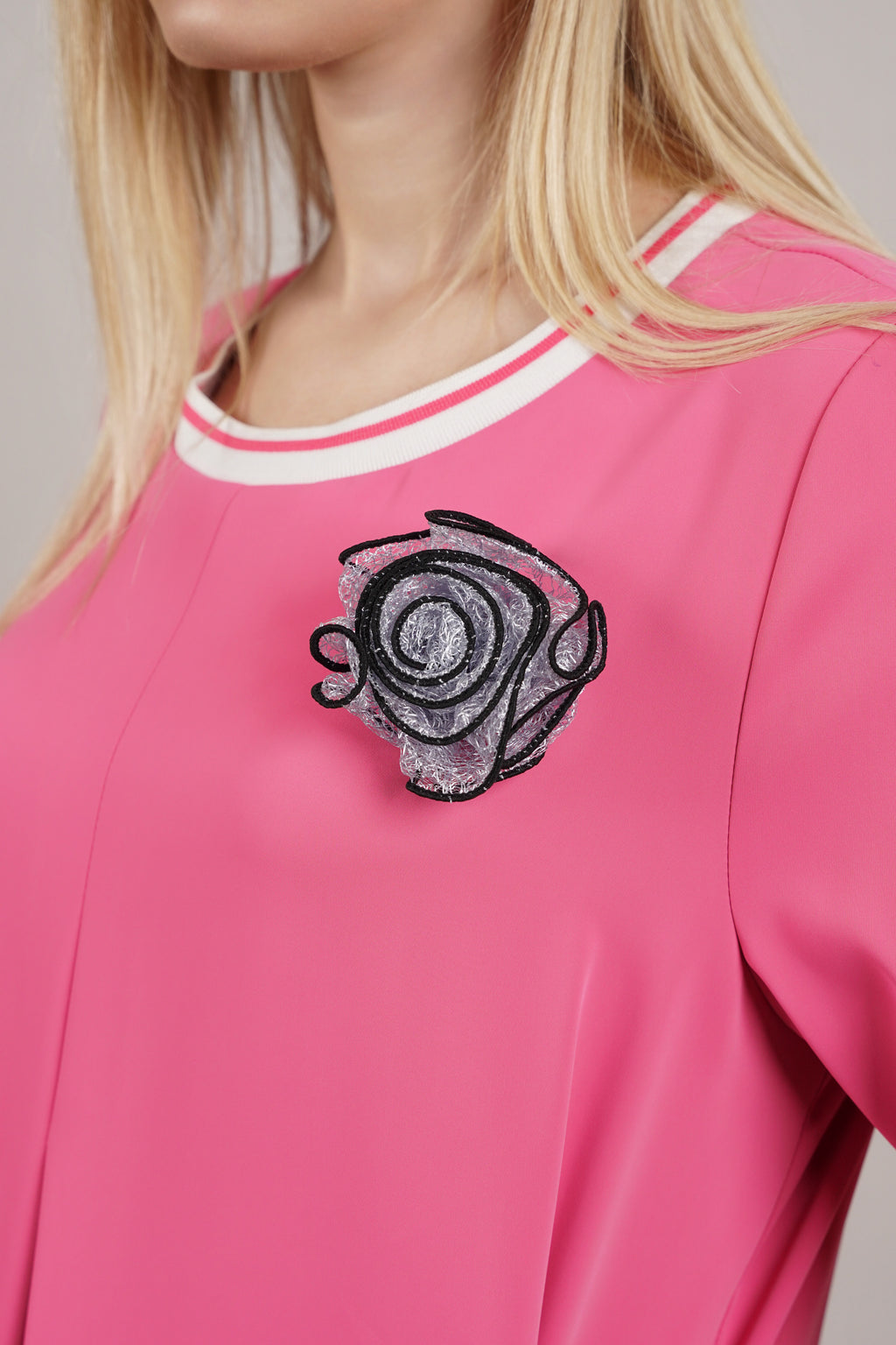 Monaco – roza haljina s bijelim obrubom