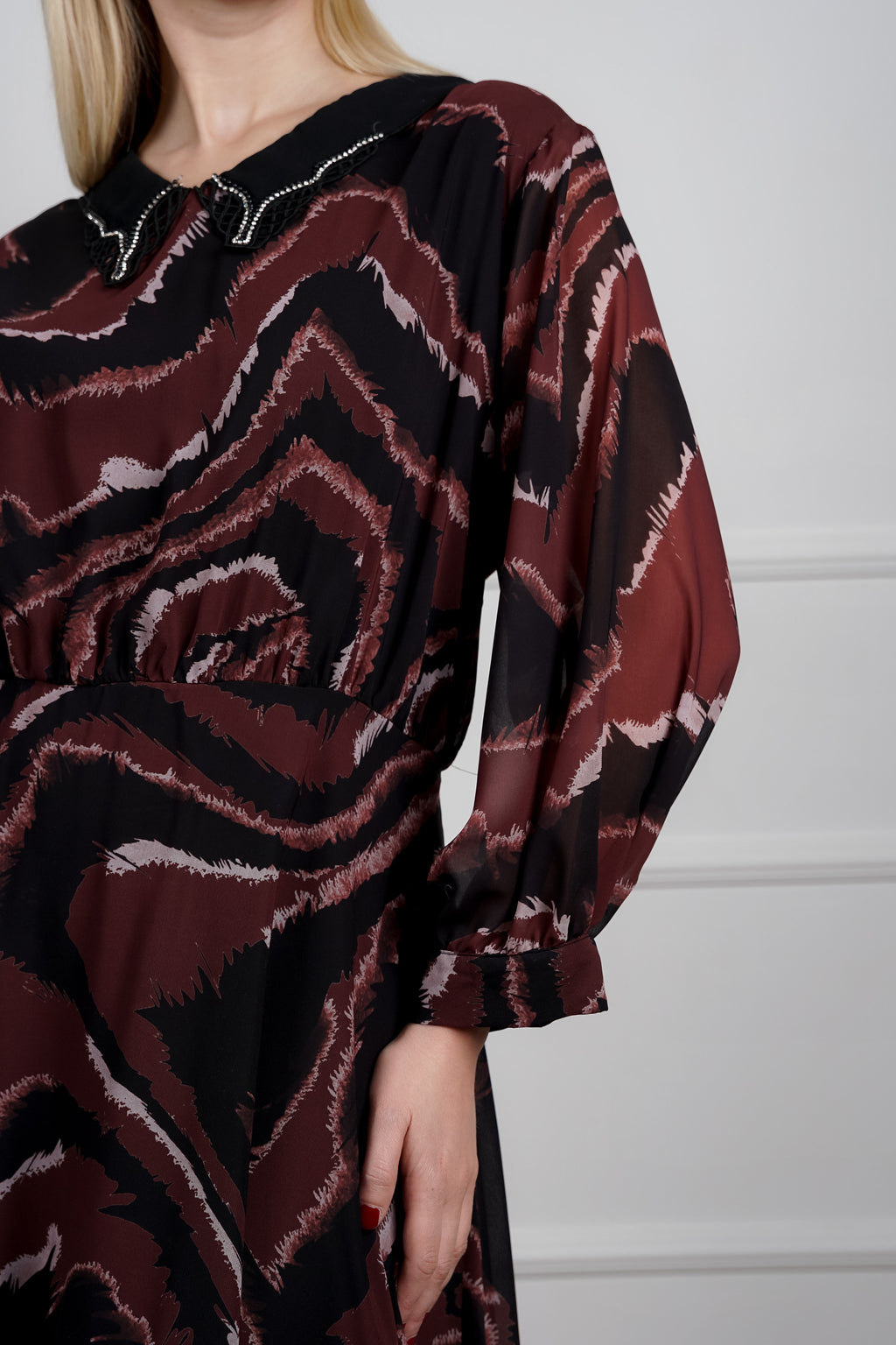 Marbelia haljina – linije koje oblikuju siluetu