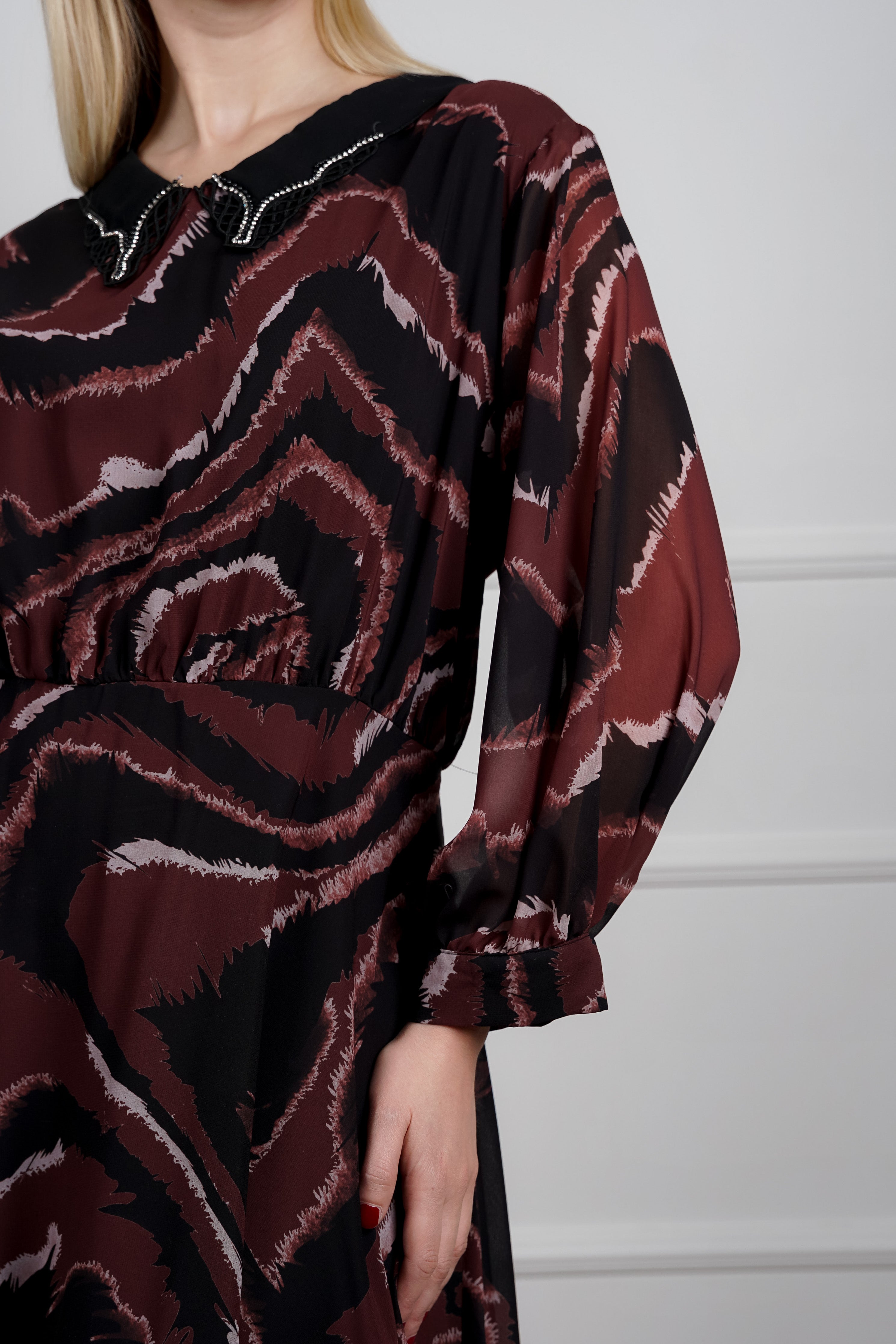 Marbelia haljina – linije koje oblikuju siluetu