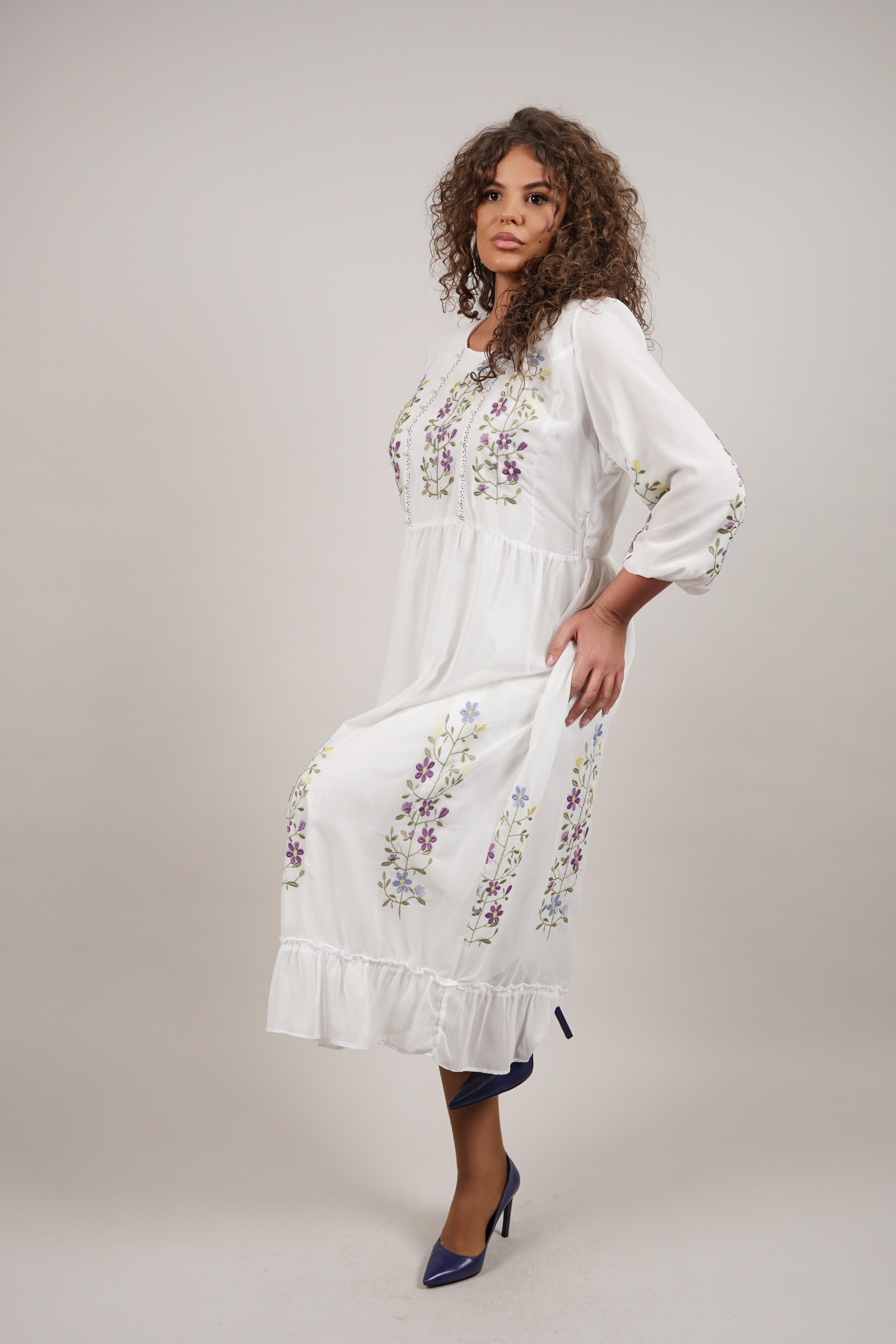 Lorena - romantična haljina sa vezom