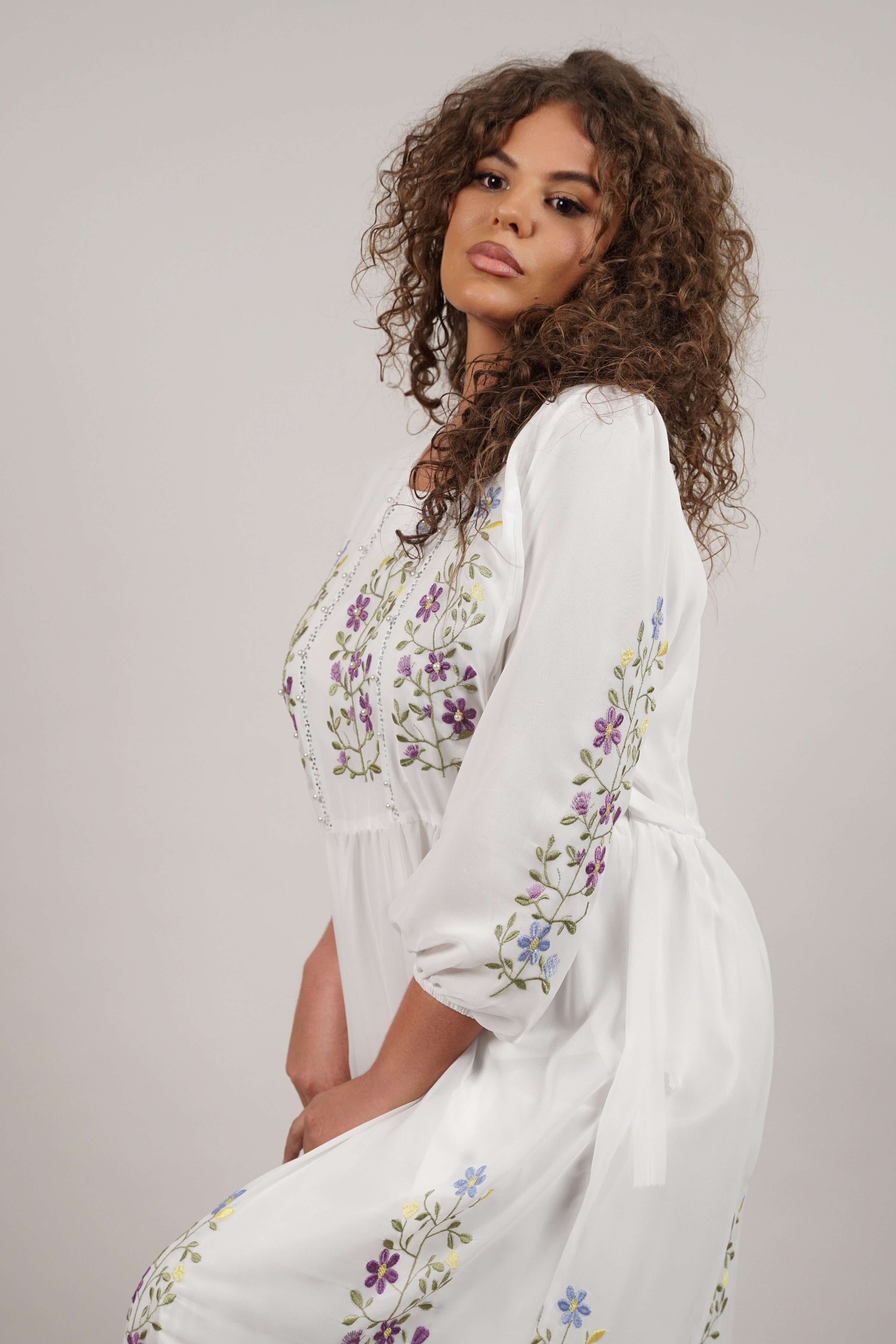 Lorena - romantična haljina sa vezom