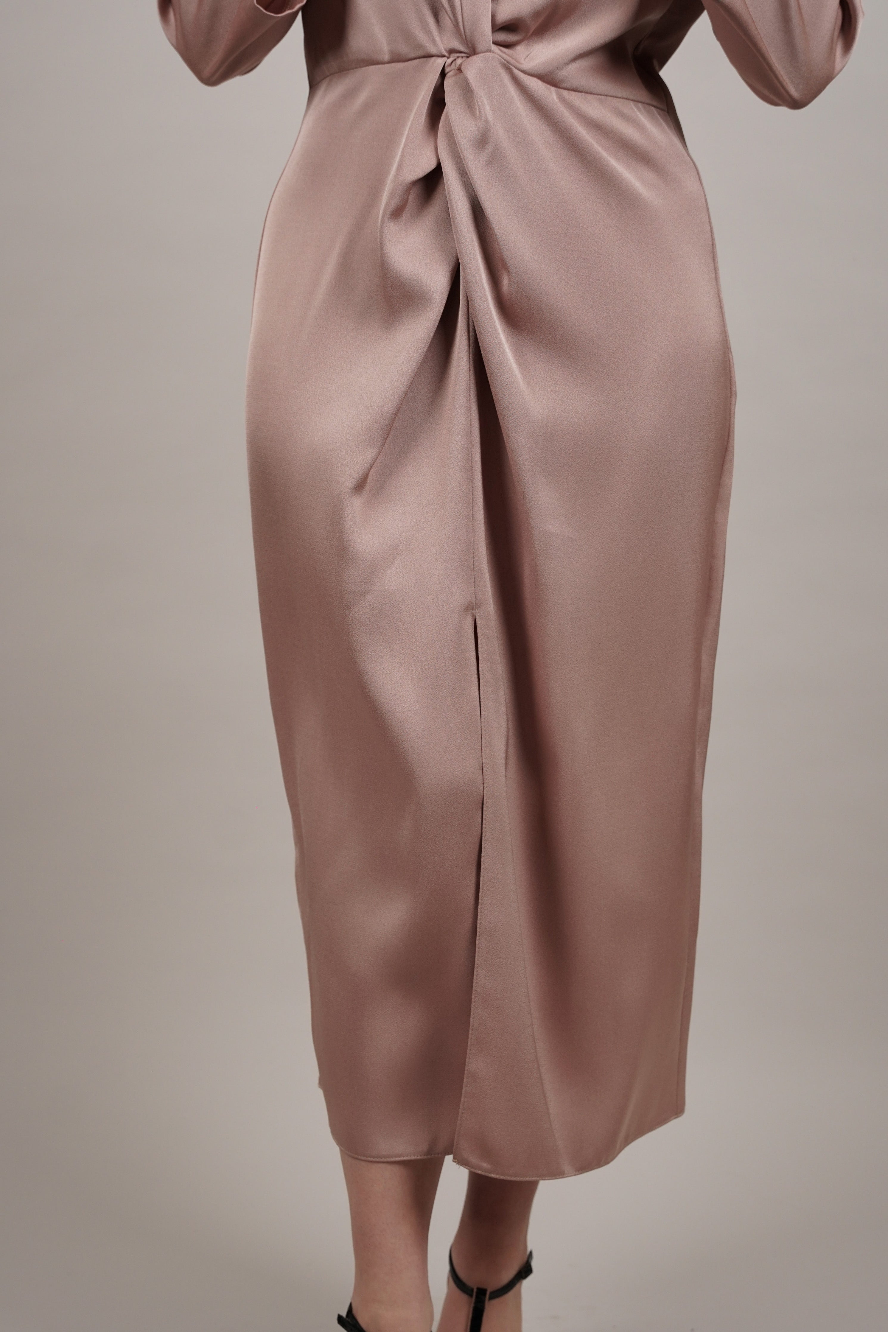 Lunaria - elegantna satenska bež midi haljina