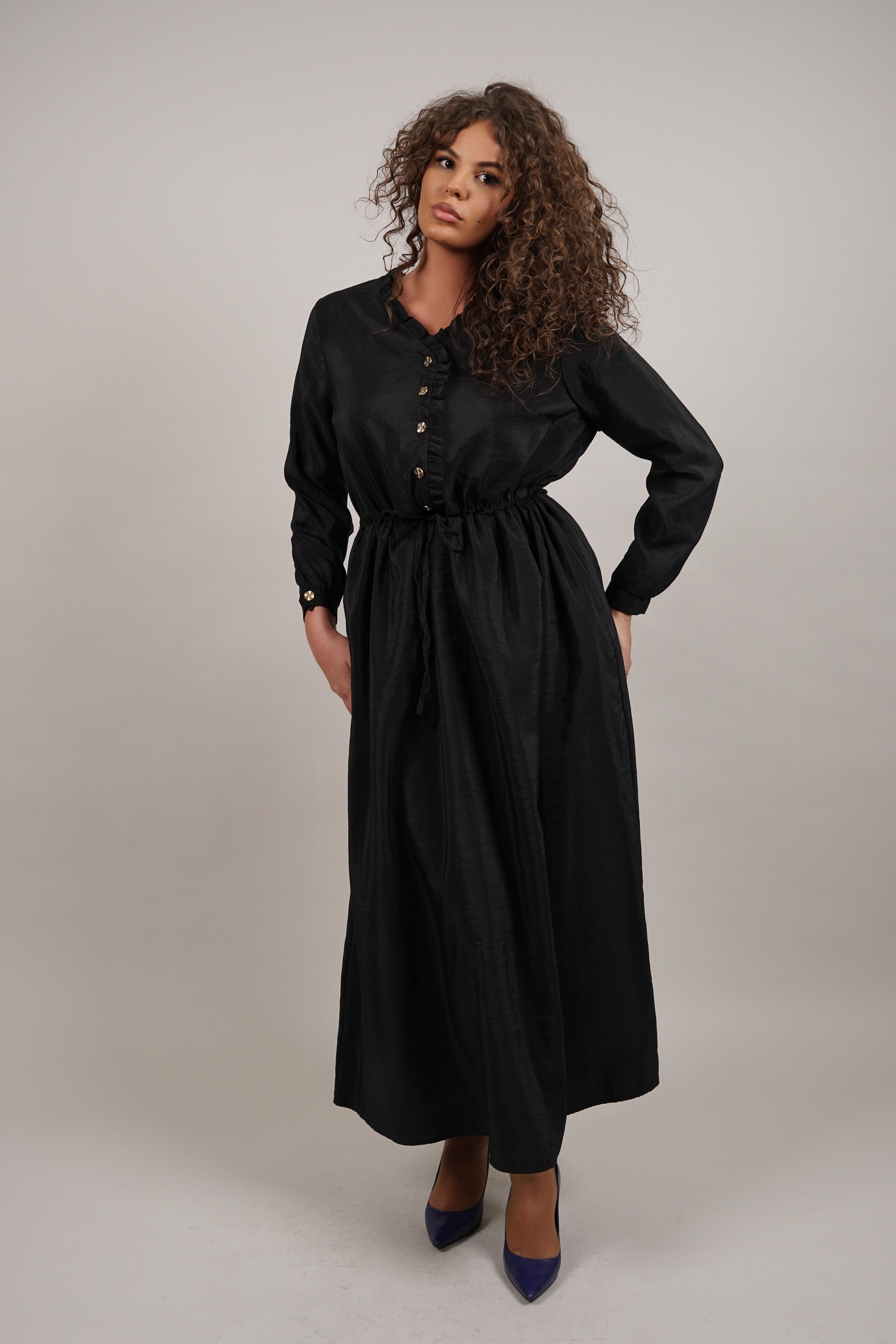 Anamy - bezvremenska crna haljina