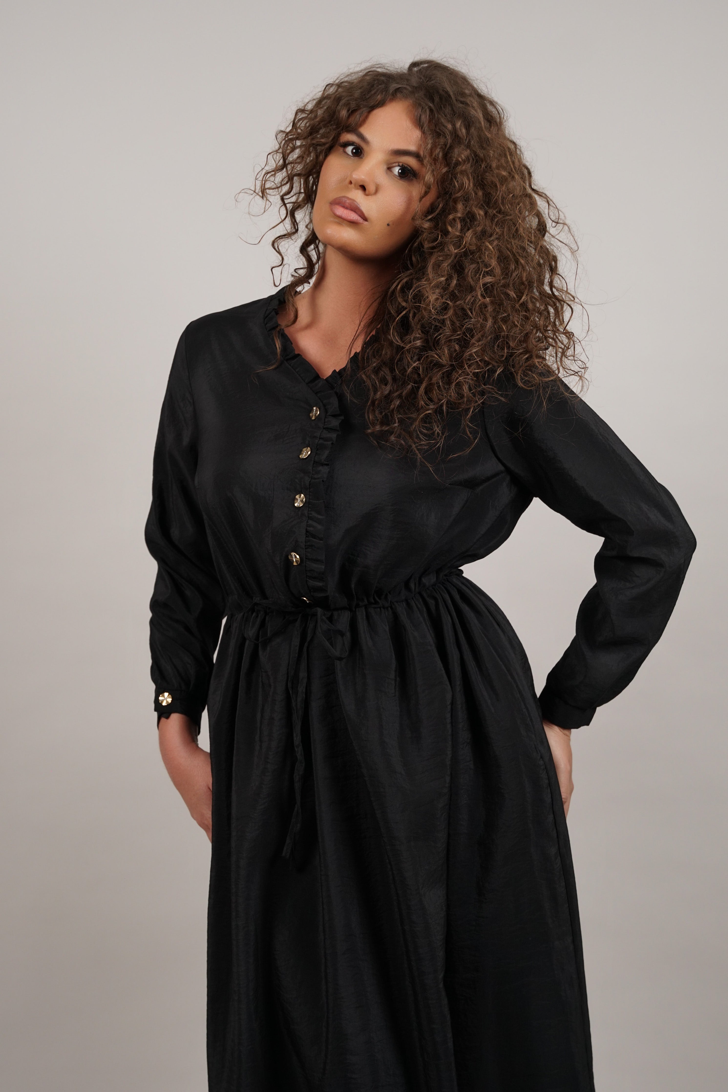 Anamy - bezvremenska crna haljina